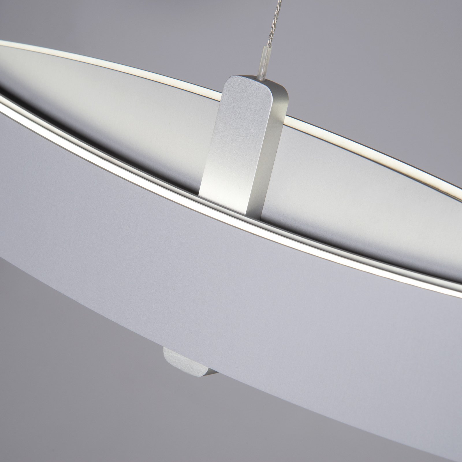 Lampada LED a sospensione Swing di Bopp, colore alluminio, lunghezza 120 cm