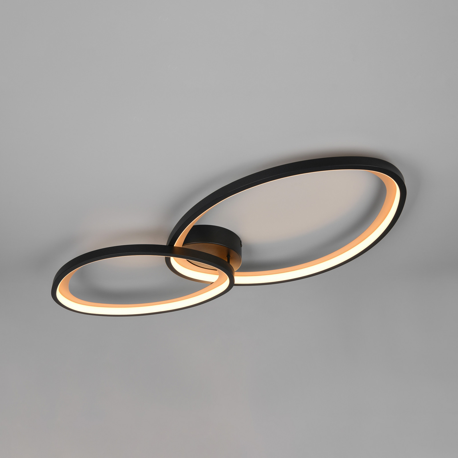 Trio Lighting LED таванна лампа „Sivo“, дължина 84 см, матово черно, метал, CCT