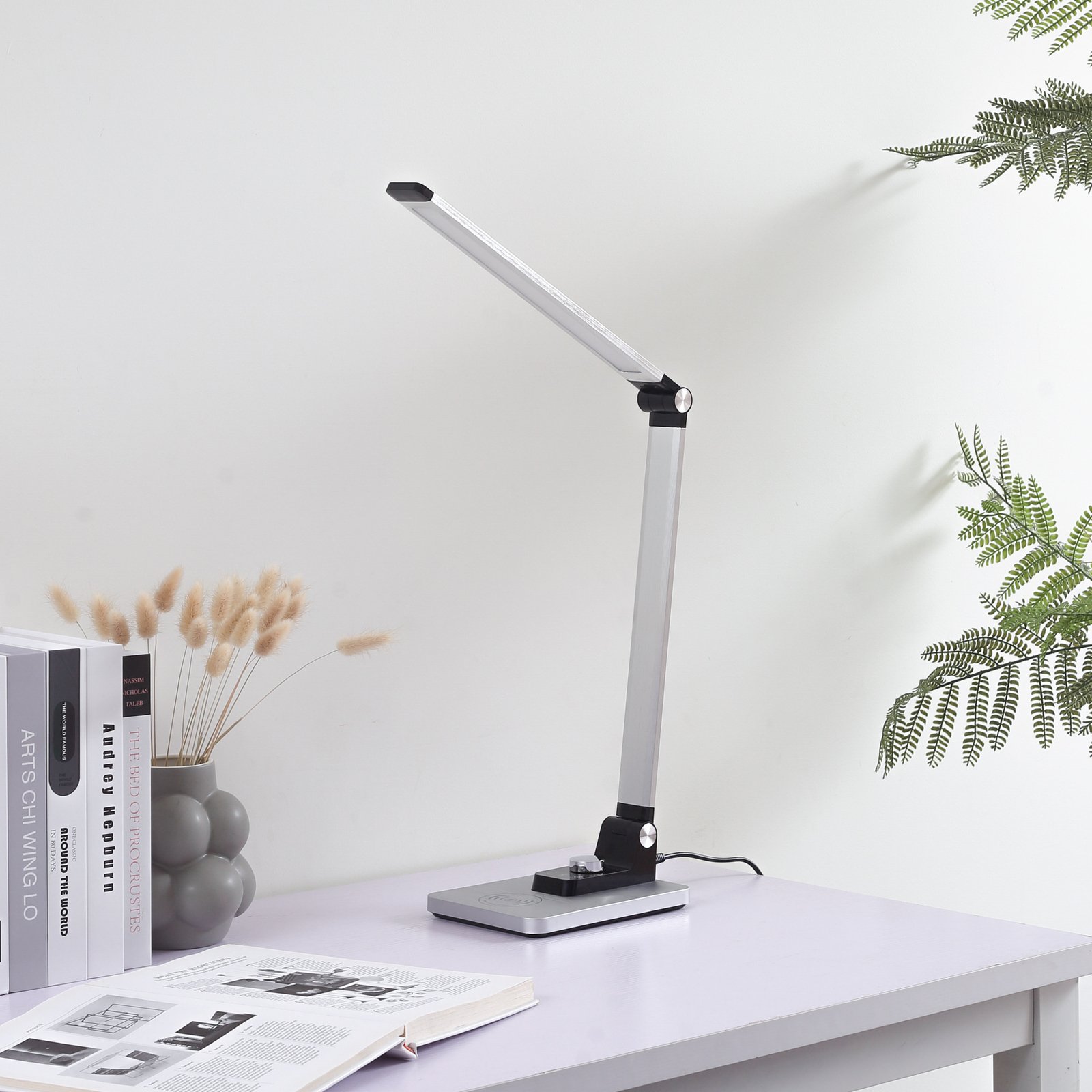 Valtaris LED Stolna lampa CCT Srebro/Crna - Lindby
