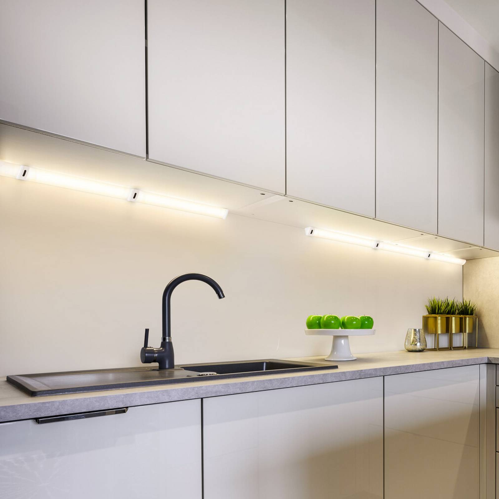 Oprawa podszafkowa LED OSRAM Linear Angle, biała, czujnik, 35 cm