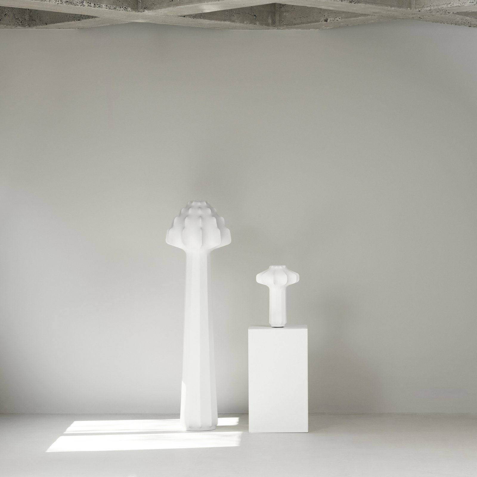 LED-Tischleuchte Phantom, weiß, Höhe 43 cm - Normann Copenhagen