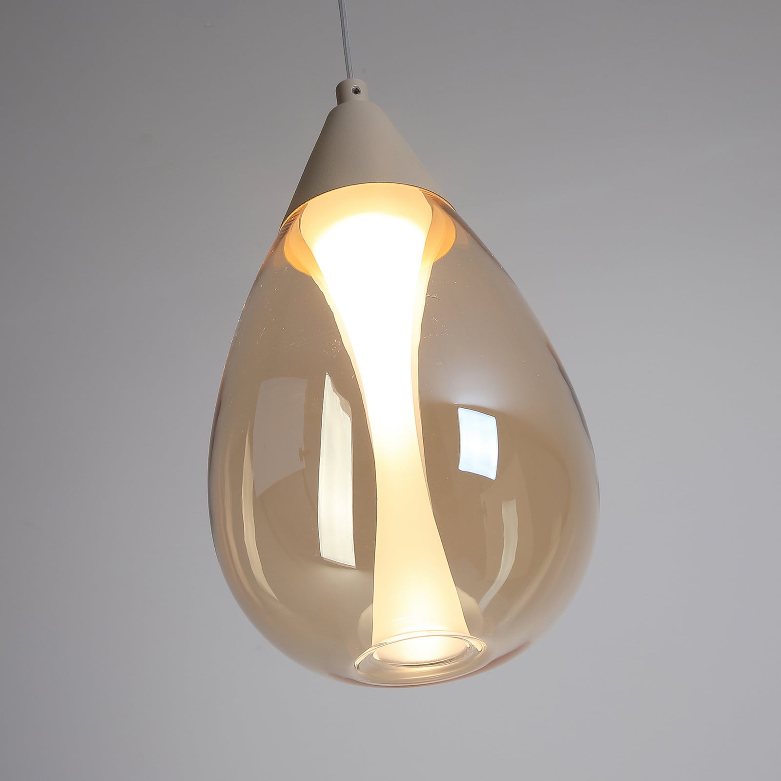 LED-Hängeleuchte Pear, 1-fl., beige, Glas amber, 3.000 K LED-Hängeleuchte Pear, 1-fl., beige, Glas amber, 3.000 K