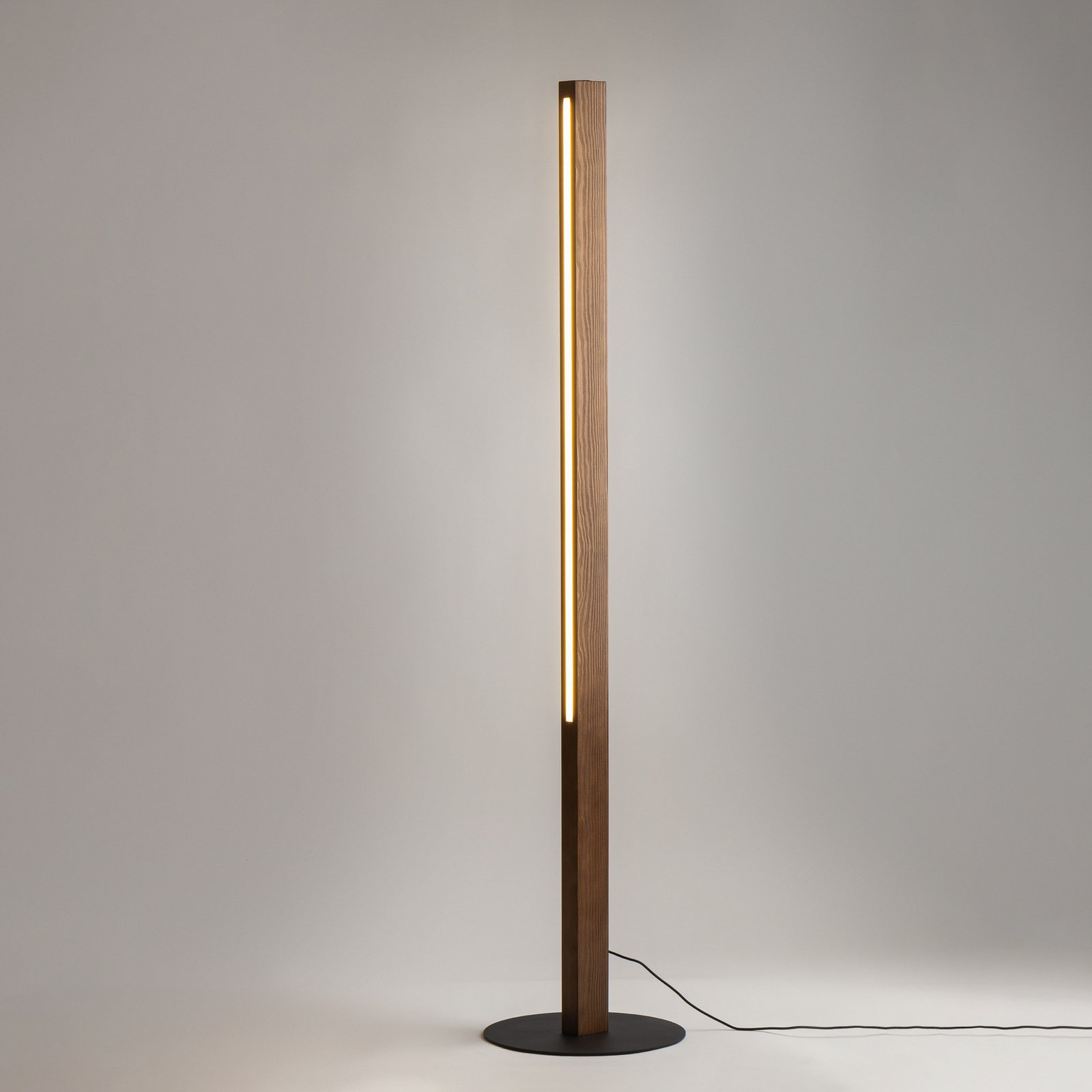 LED wooden floor lamp Teo, walnut, 120 cm, touch dimmer