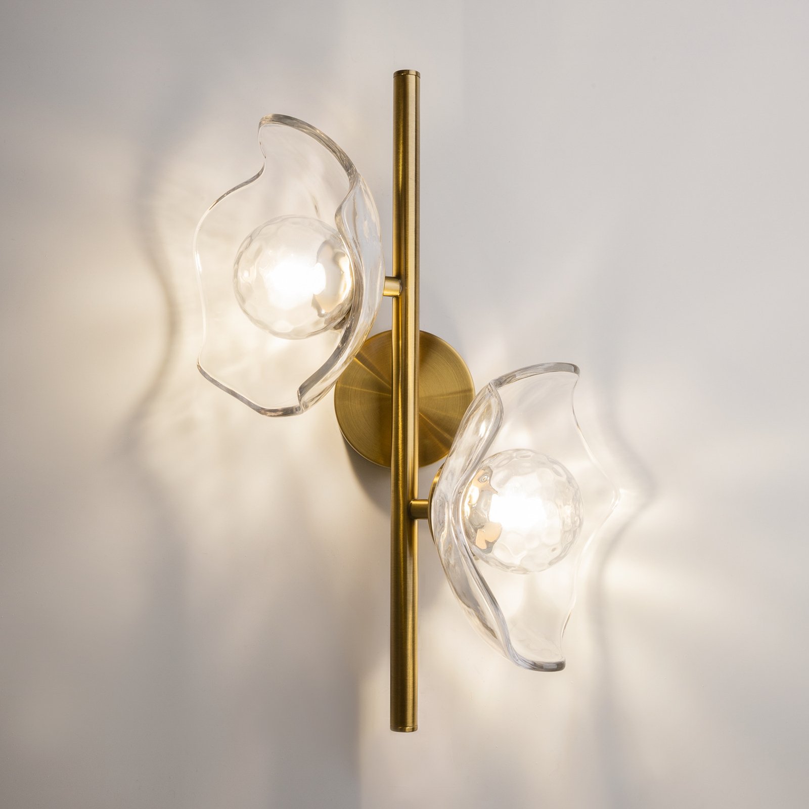 Maytoni Miracle wall light, 2-bulb, brass-coloured, glass