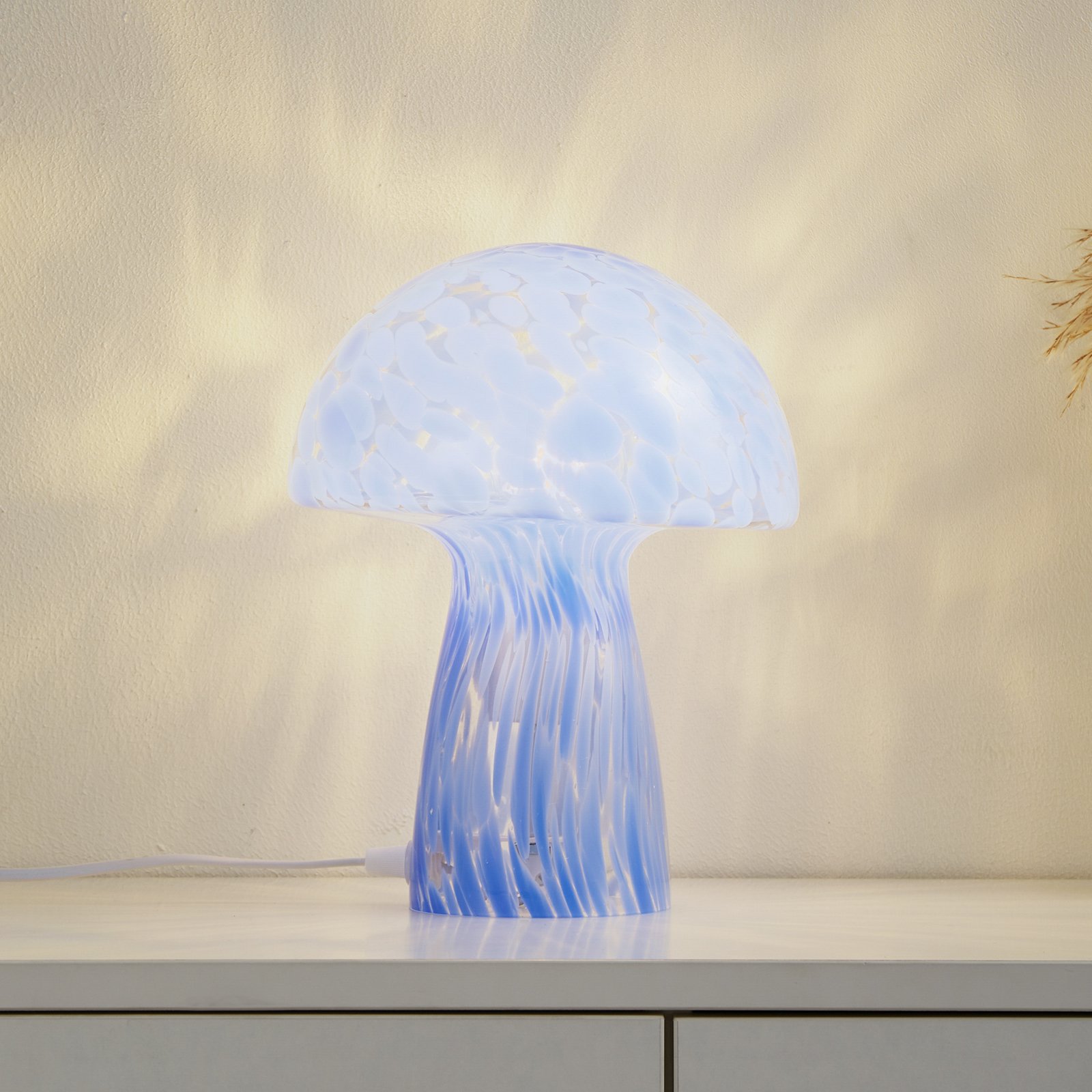 Lindby table lamp Hubi, blue, glass, Ø 22 cm, mushroom shape