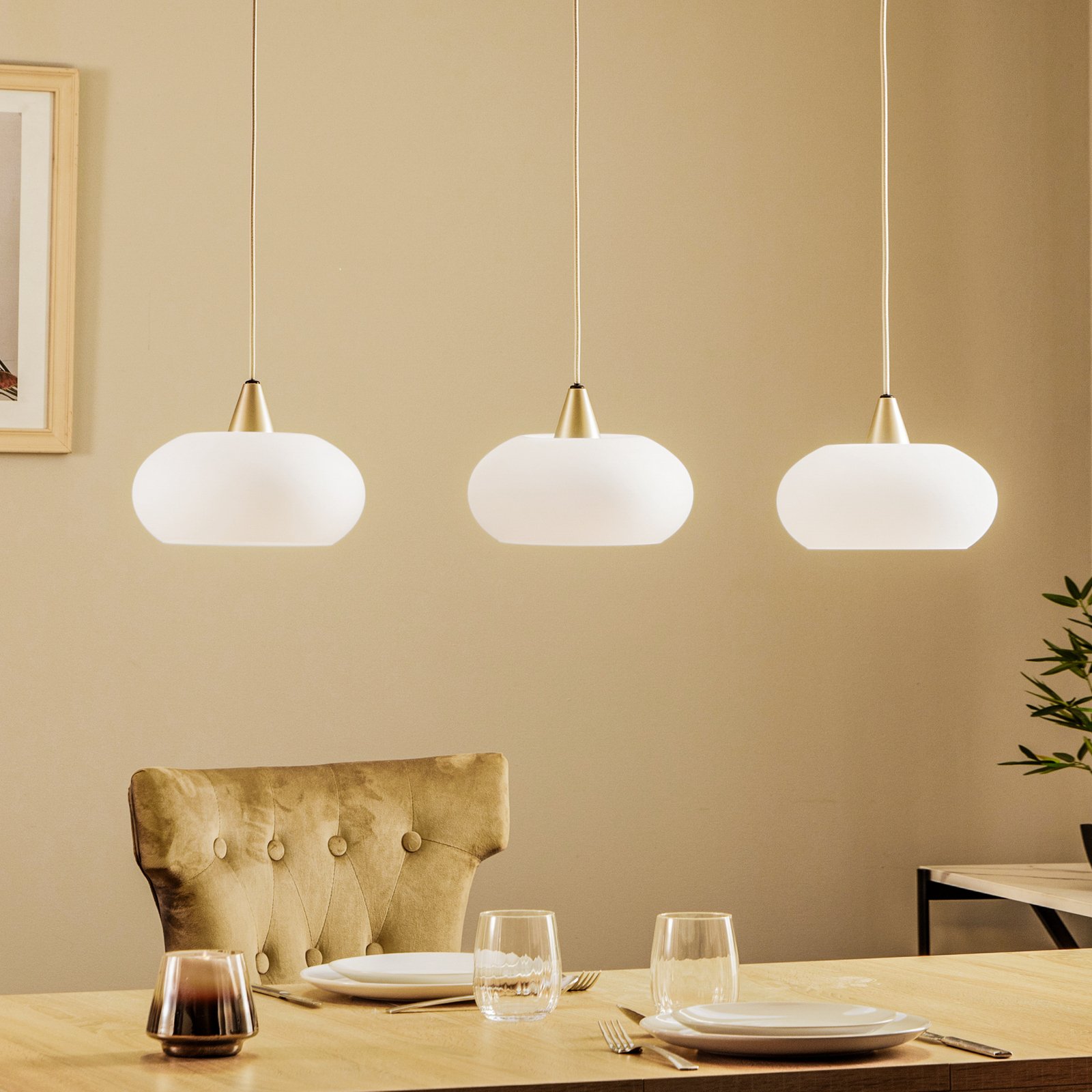 Lucande Hängeleuchte Sharvil, 3-flammig, weiß, Glas, 97cm
