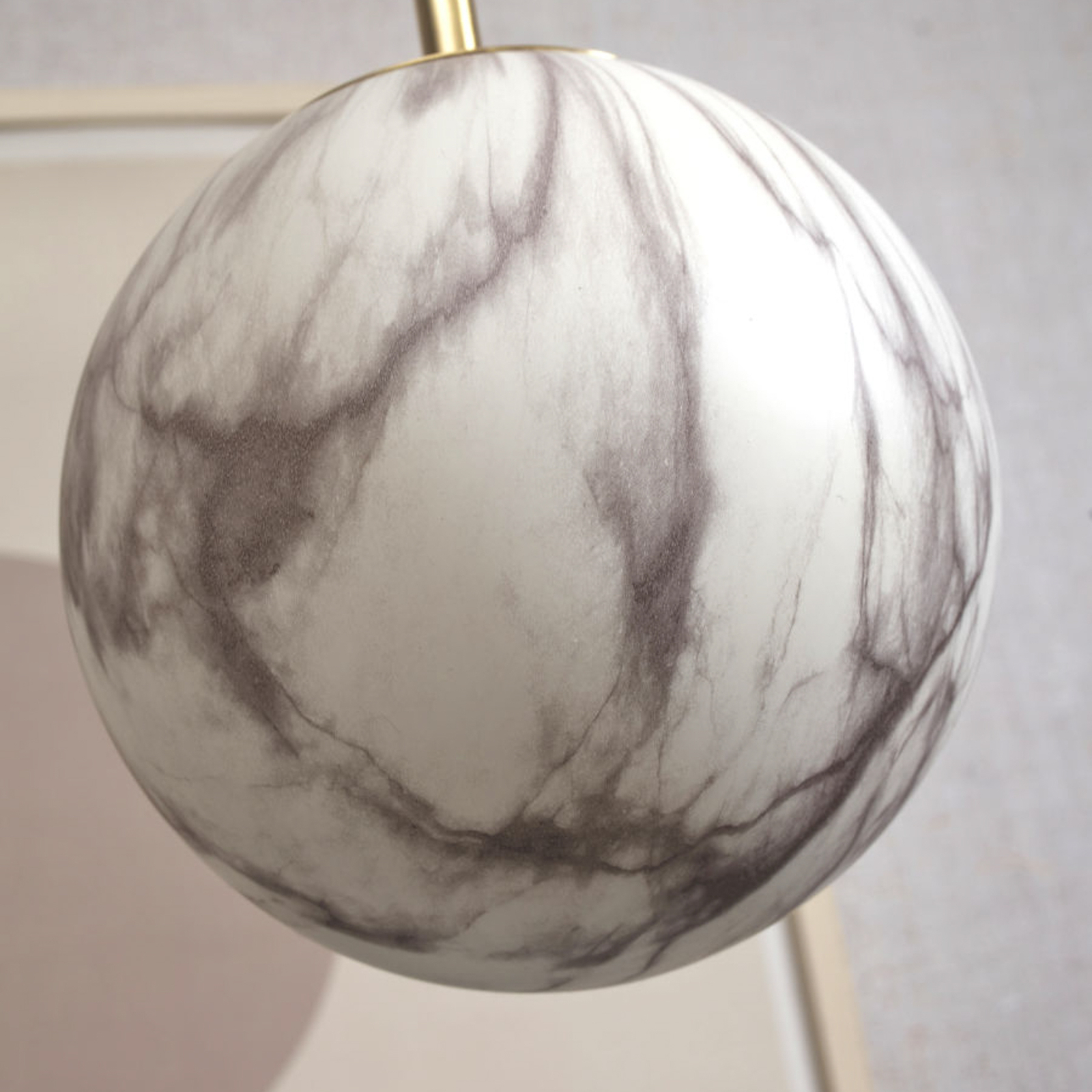 It's about RoMi Carrara pendant light 1-bulb Ø 28cm