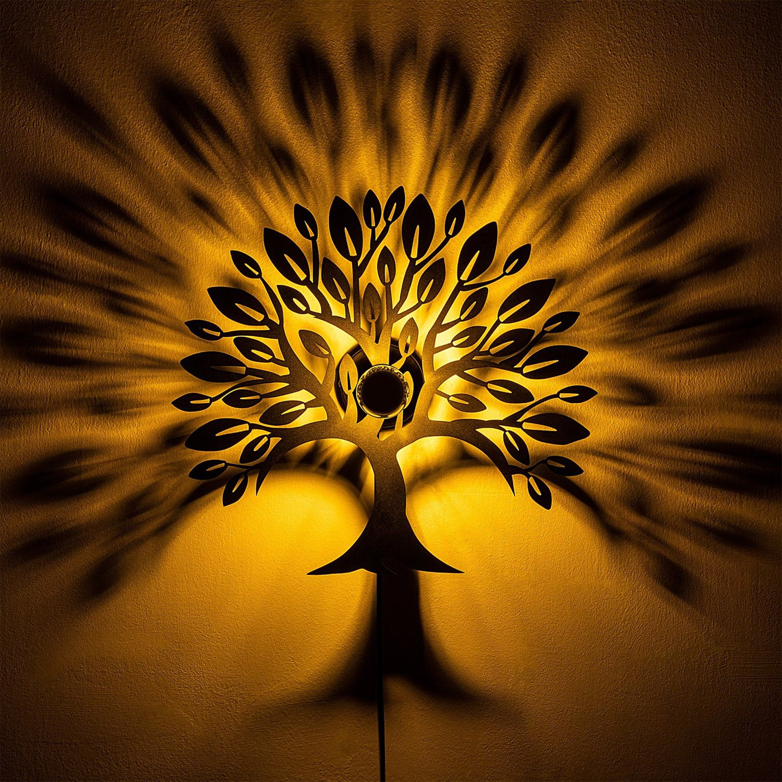 Wandlamp Heart Tree V2, zwart, metaal, stekker, schakelaar