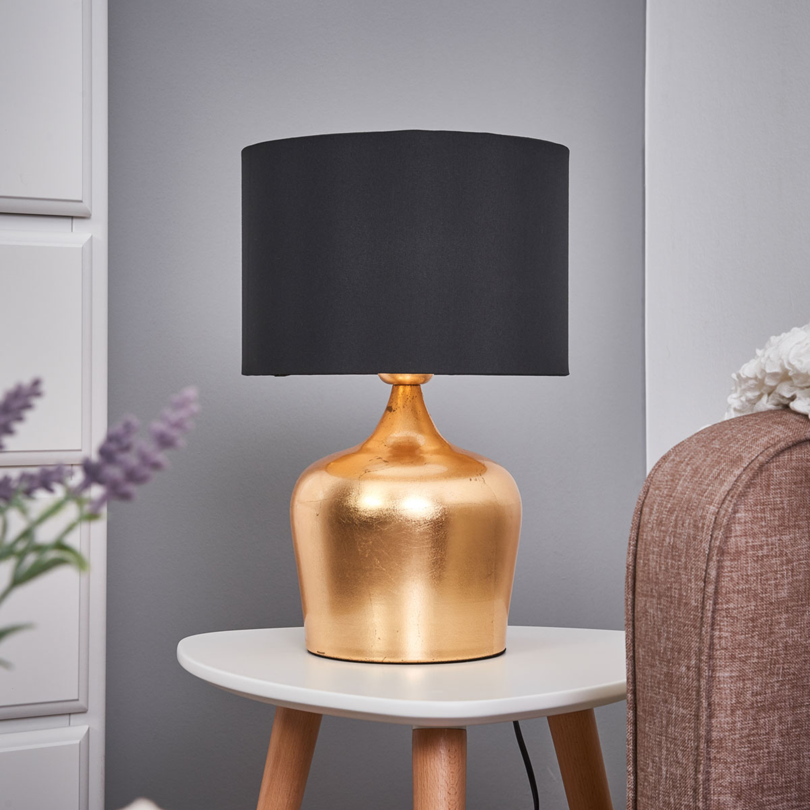 Graceful Manalba table lamp