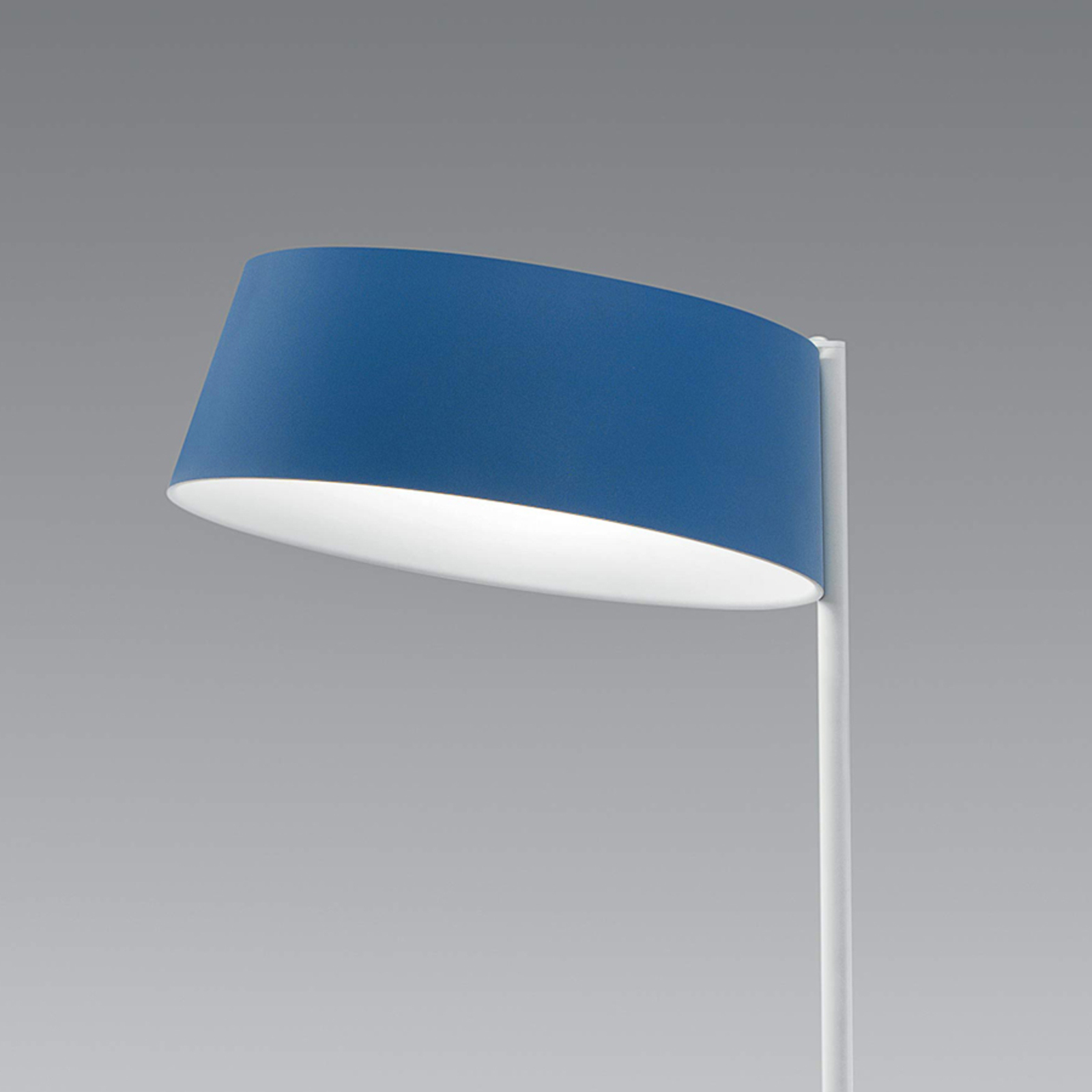 In azuurblauw ontworpen LED vloerlamp Oxygen_FL2