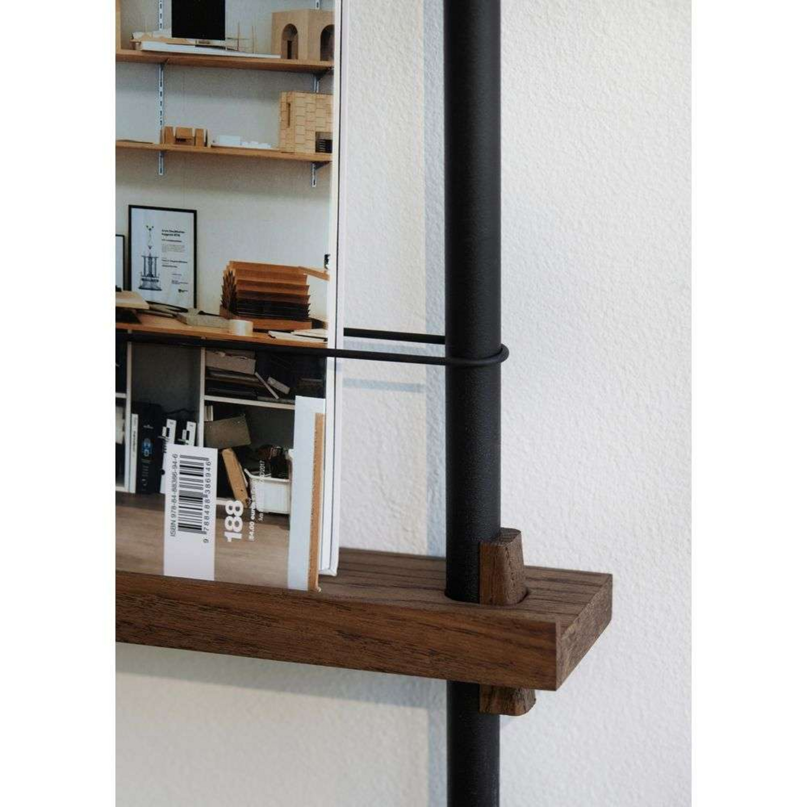 Magazine Shelving Smoked Oak/Black - Moebe