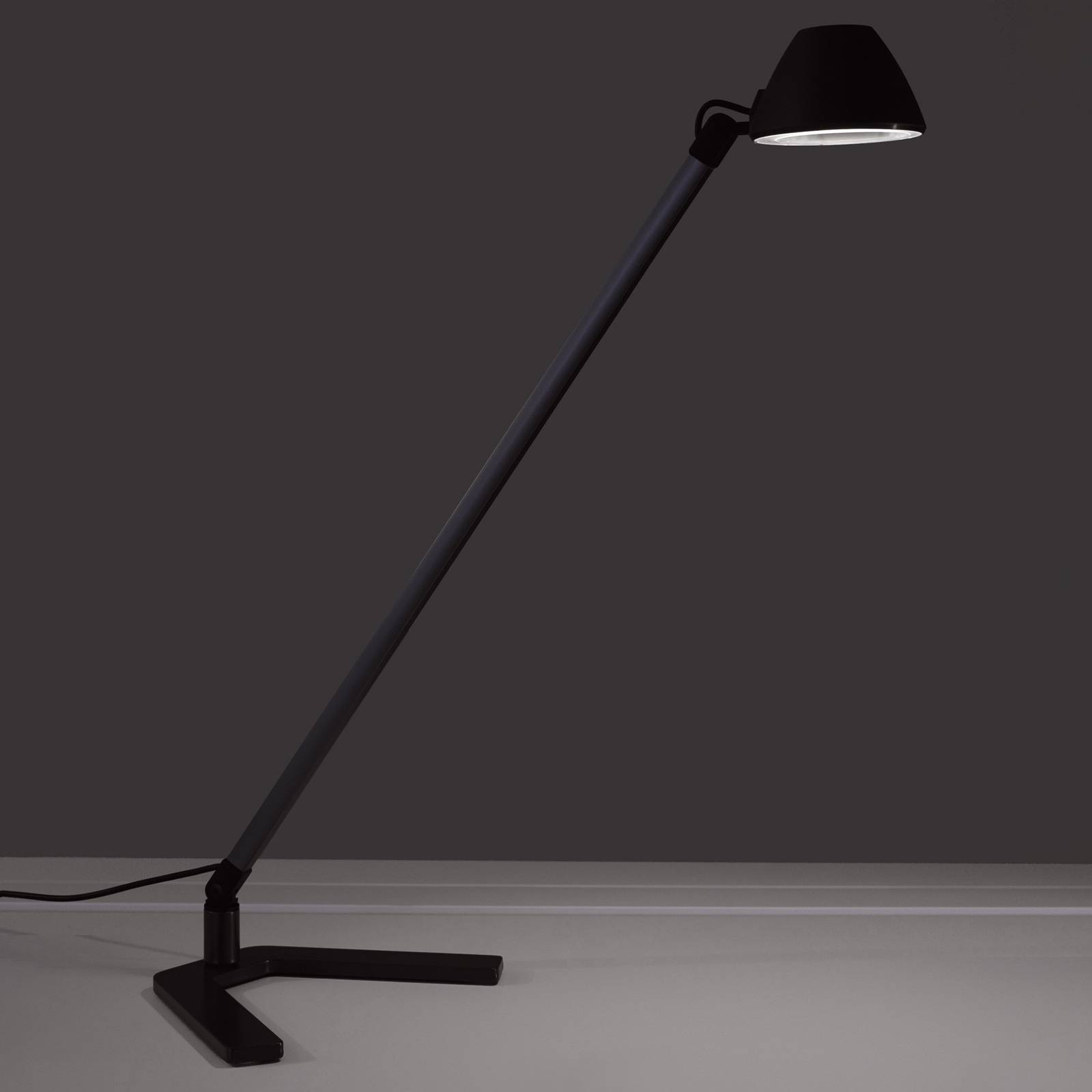 Lampa stołowa LED Lucio z USB ściemniana 3 000 K