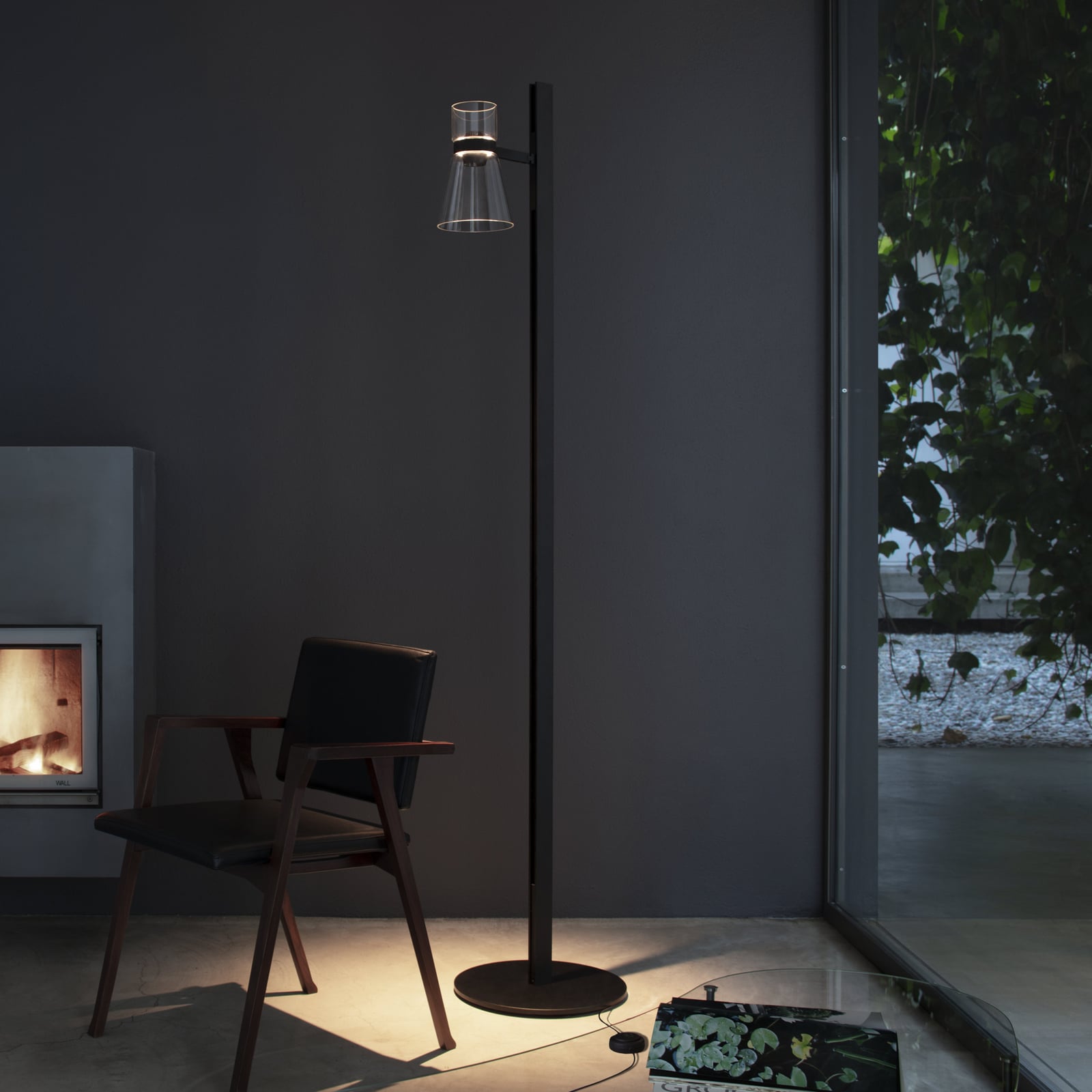 FLOS Nocturne F1 Cone LED álló lámpa, fekete, 1 izzó, 206 cm