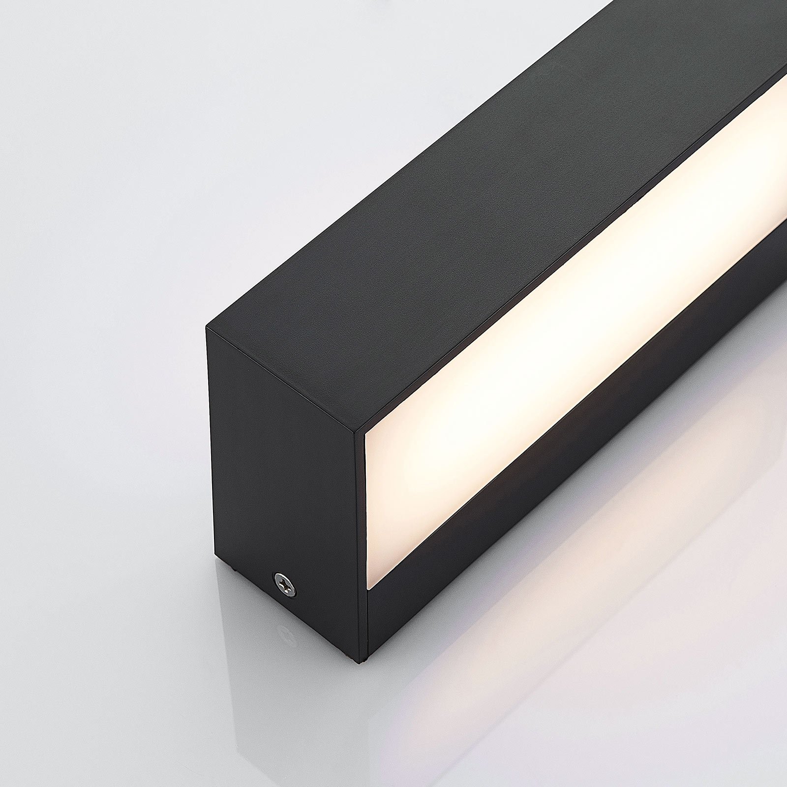 Nienke LED Außenwandleuchte IP65 L17 Dark Grey - Lindby