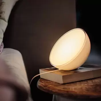 Philips Hue White Ambiance LED-Tischlampe Wellner