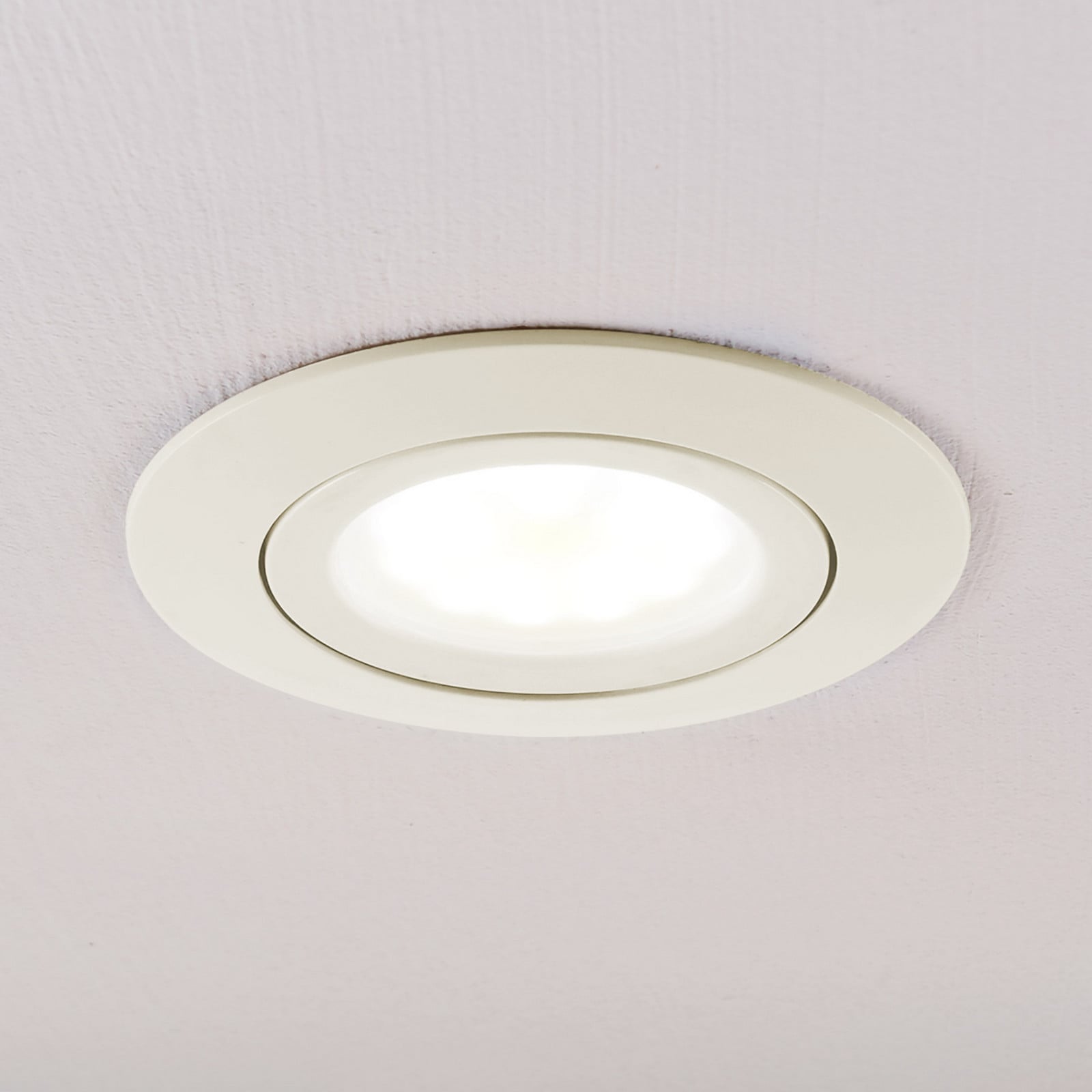 Andrej Round LED Indbygningsspot Cream - Lindby - Stue - Moderne - Plastik - Med én lyskilde