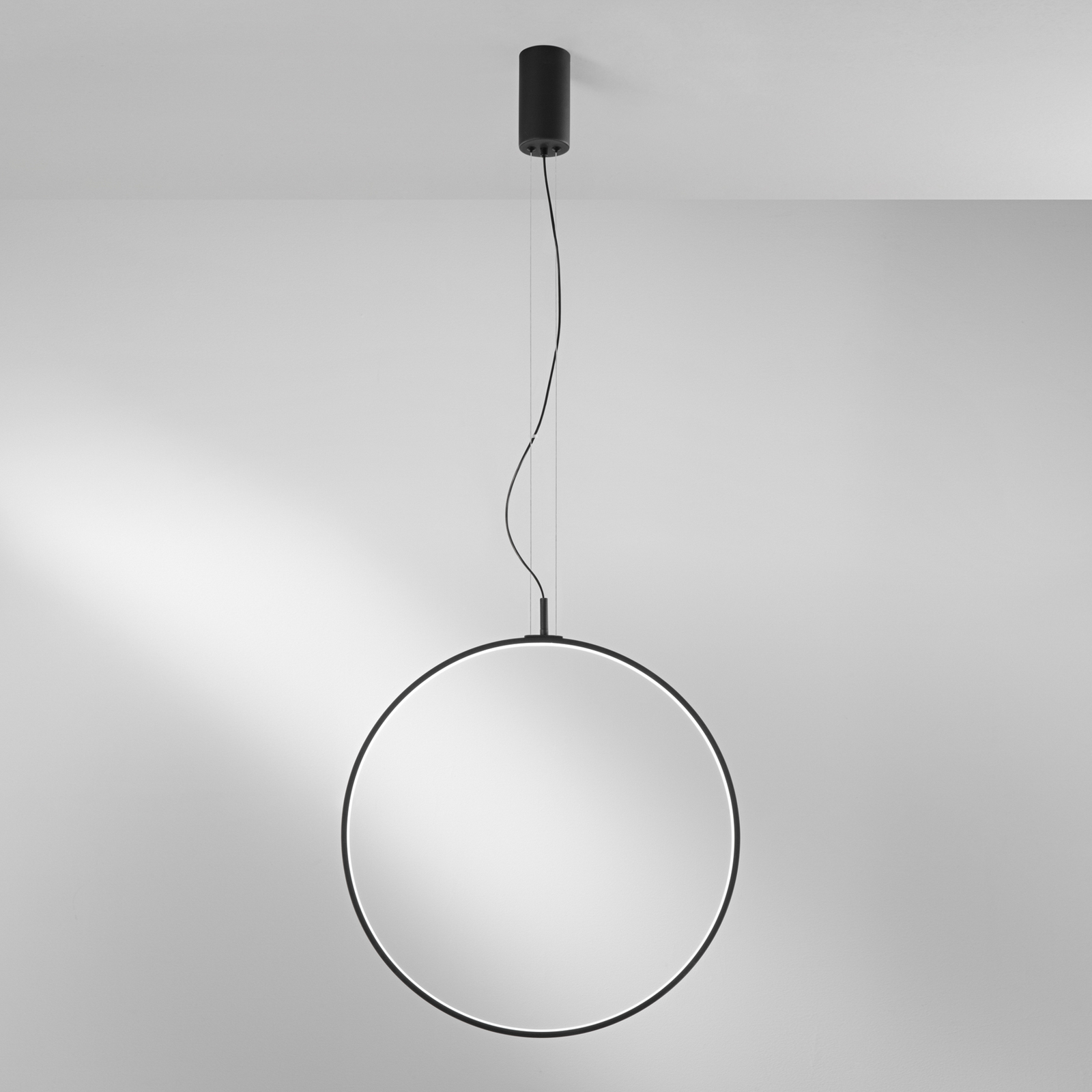 Suspension LED Toorx, noire, Ø 60 cm, métal, CCT