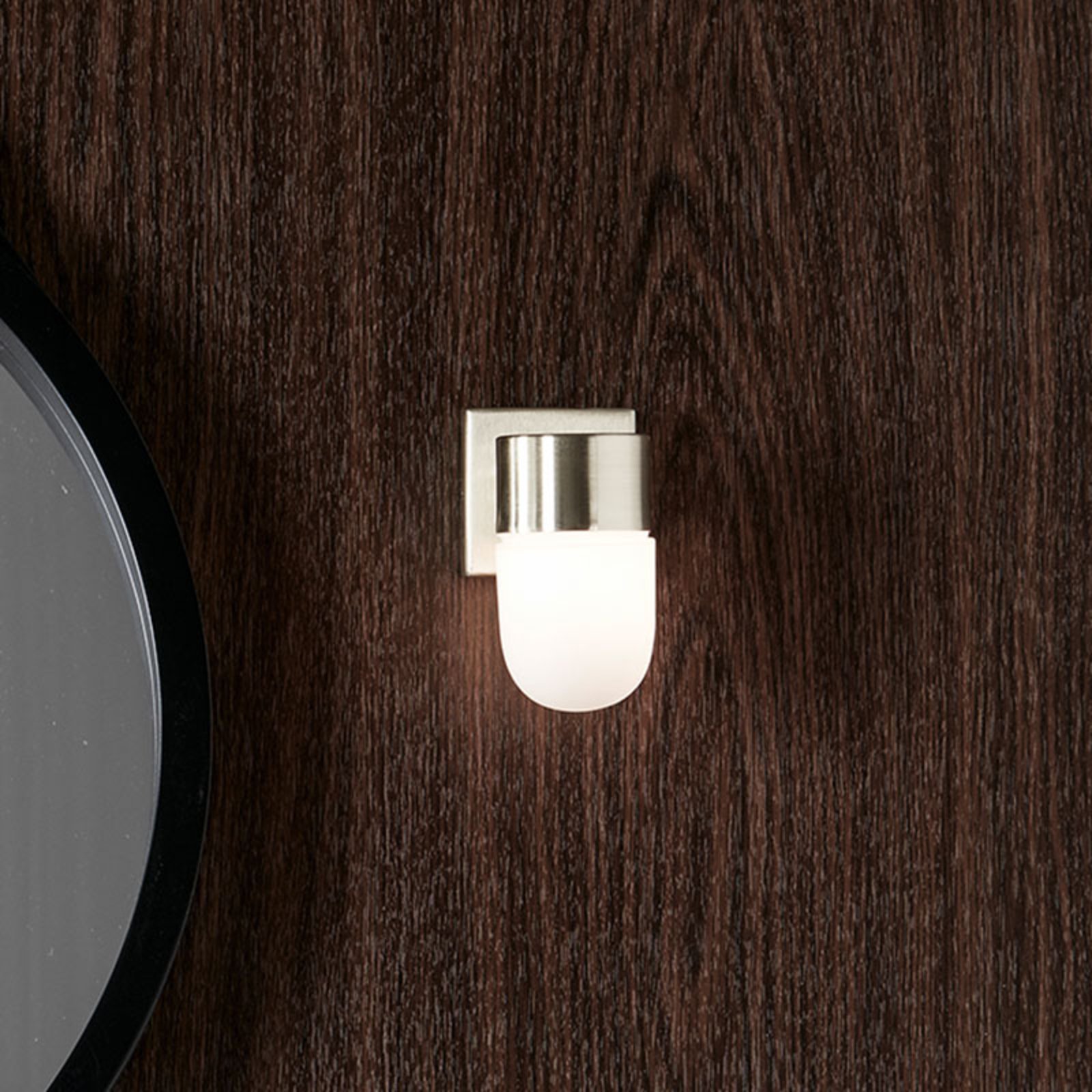 Menton Væglampe IP44 Brass/Opal - Markslöjd