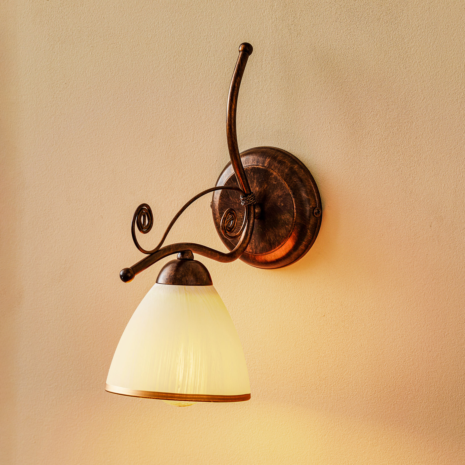Lámpara de pared Roma en blanco y marrón