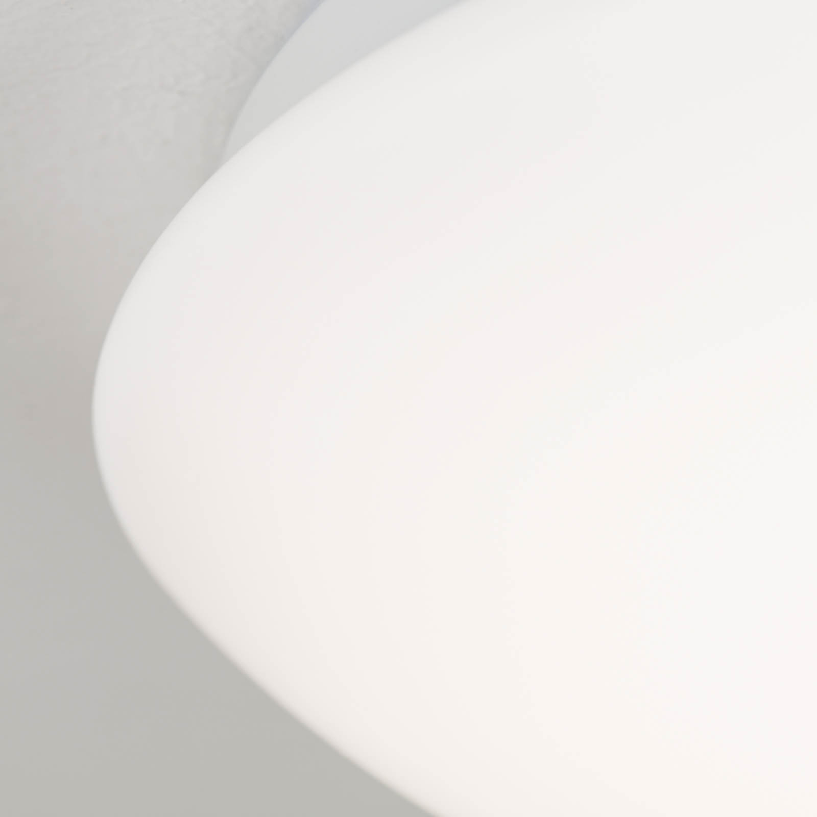 LED stropné svietidlo Nedo zakrivené, Ø 28,5 cm