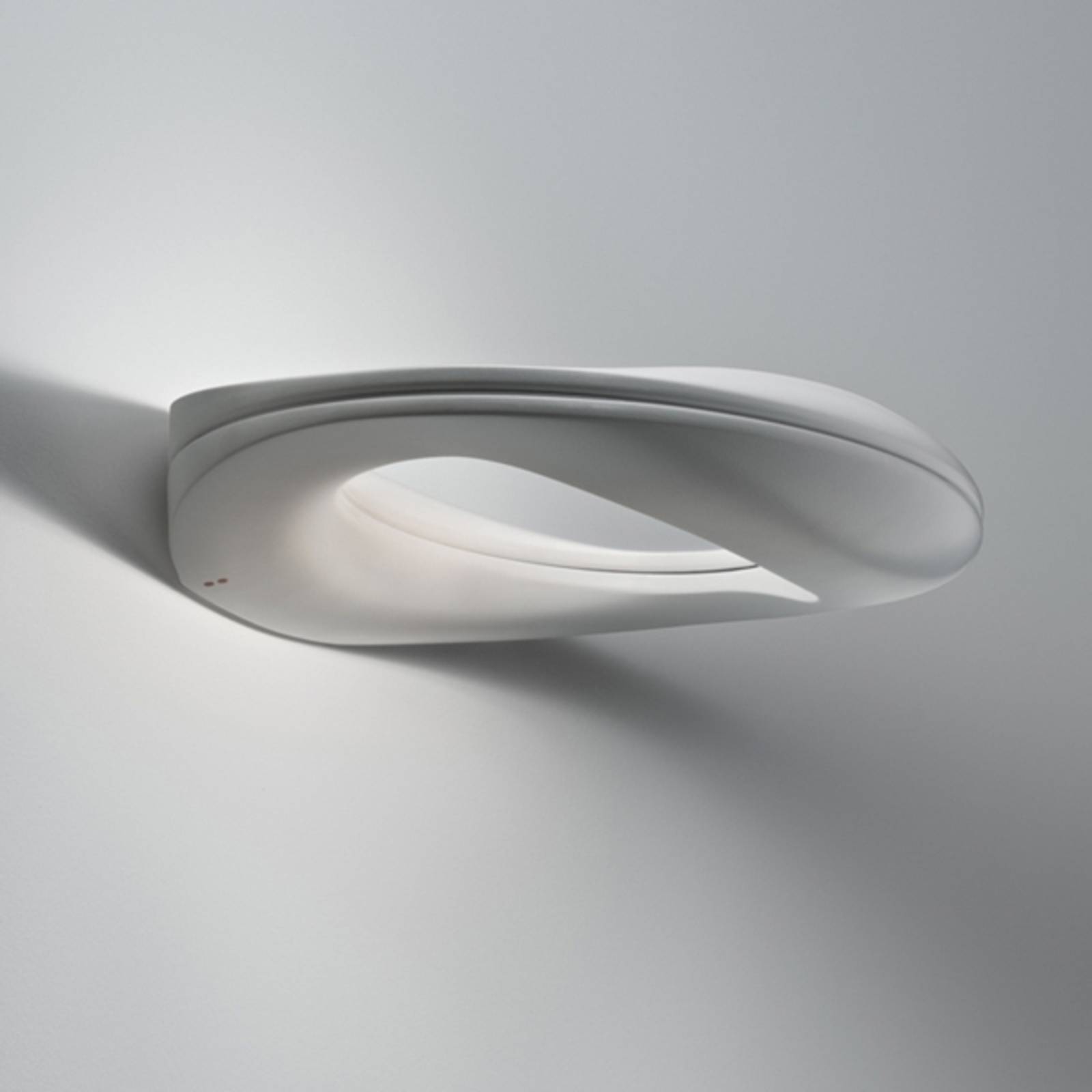 Fabbian Futuristic Enck wall light white, for Living / Dining Room, aluminium, R7s 117.6 mm, 160 W, energy efficiency: A++, W: 30 cm, H: 6 cm
