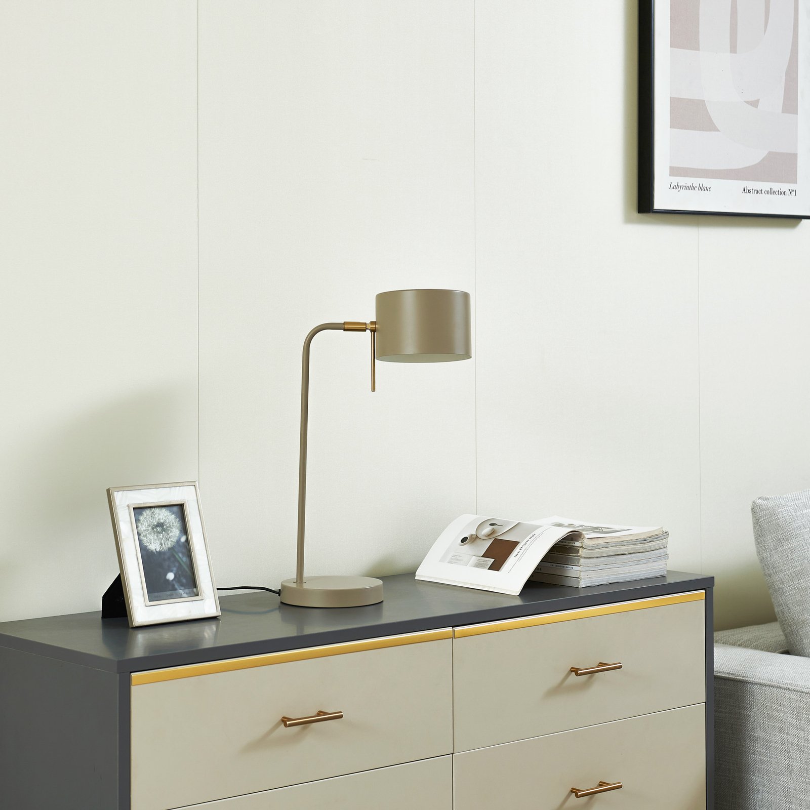 Lindby table lamp Kaida, brown, metal