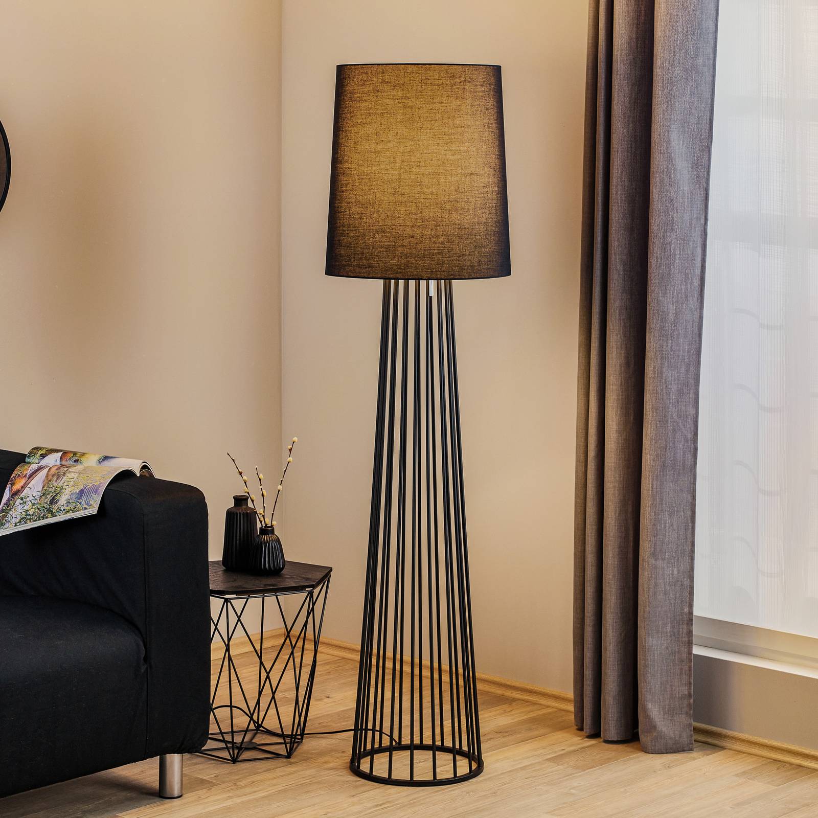 Villeroy & Boch Mediolan – czarna lampa stojąca