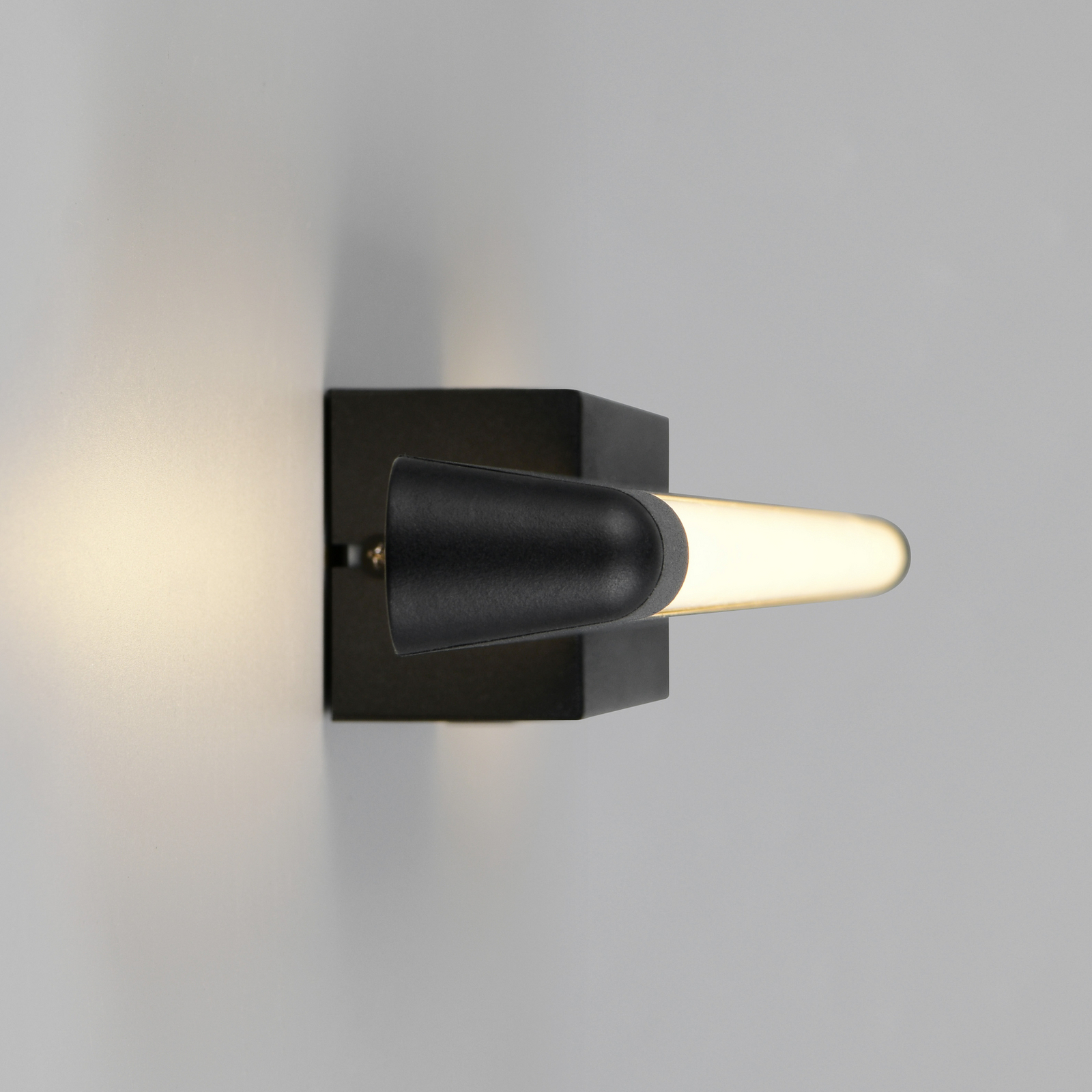 LED sienas lampa „Alberto“, melna, platums 71 cm, IP44 LED sienas lampa „Alberto“, melna, platums 71 cm, IP44
