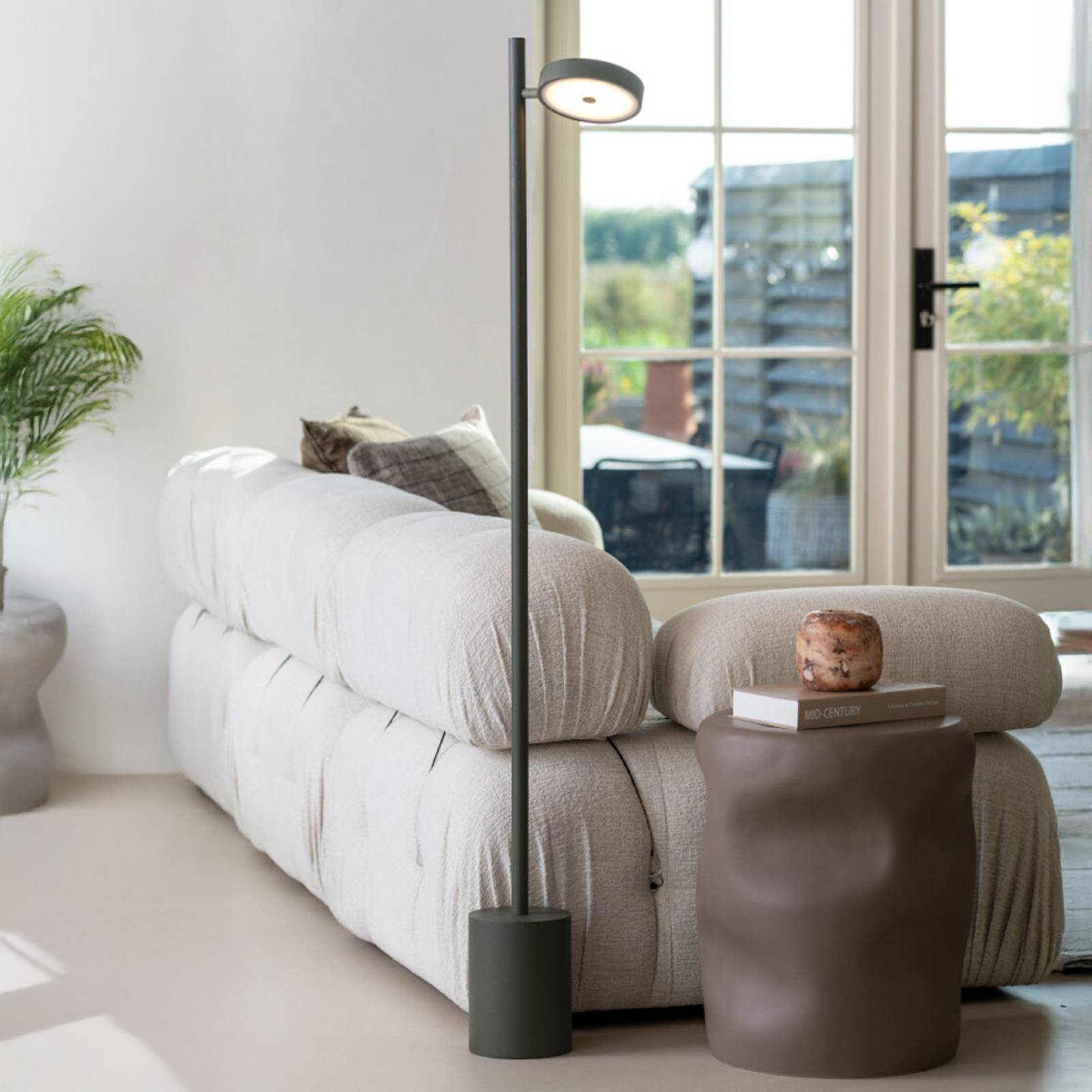 GOOD & MOJO Lampe sur pied LED Okinawa, à 1 lampe verte, 146 cm, bois