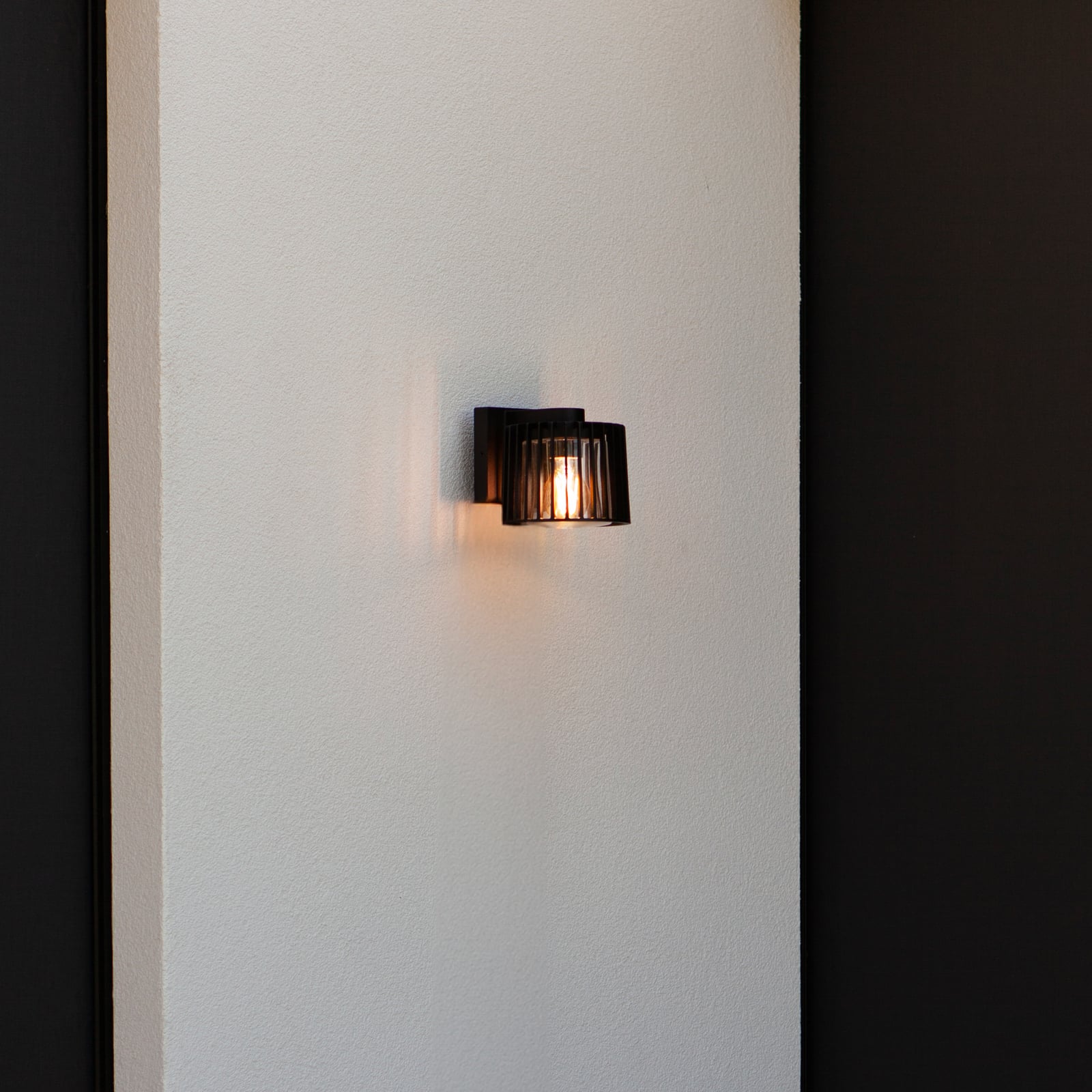Buitenwandlamp SHYNE, zwart, 19 cm, metaal, IP54, E27 Buitenwandlamp SHYNE, zwart, 19 cm, metaal, IP54, E27