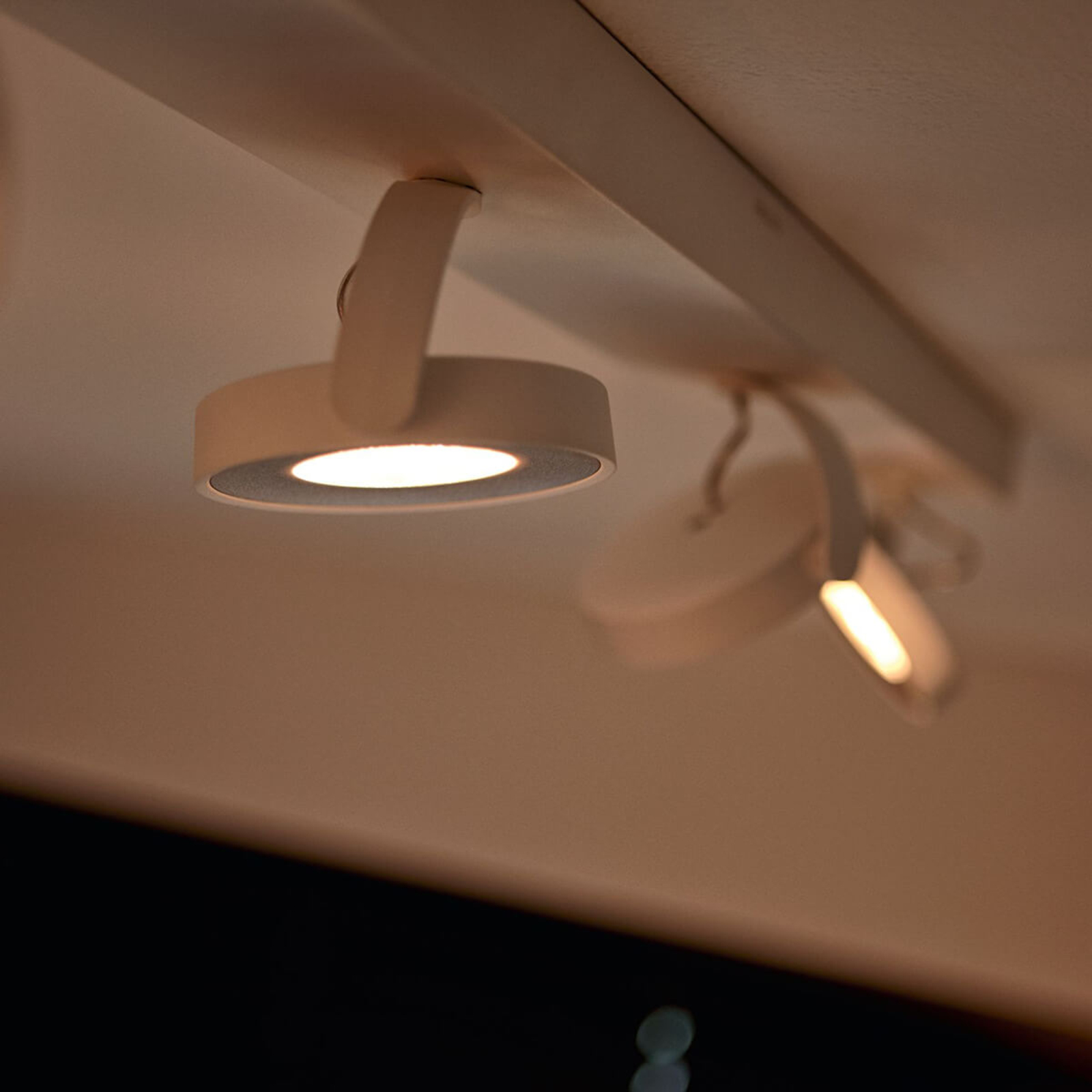 Foco LED de techo Clockwork, iluminación cálida
