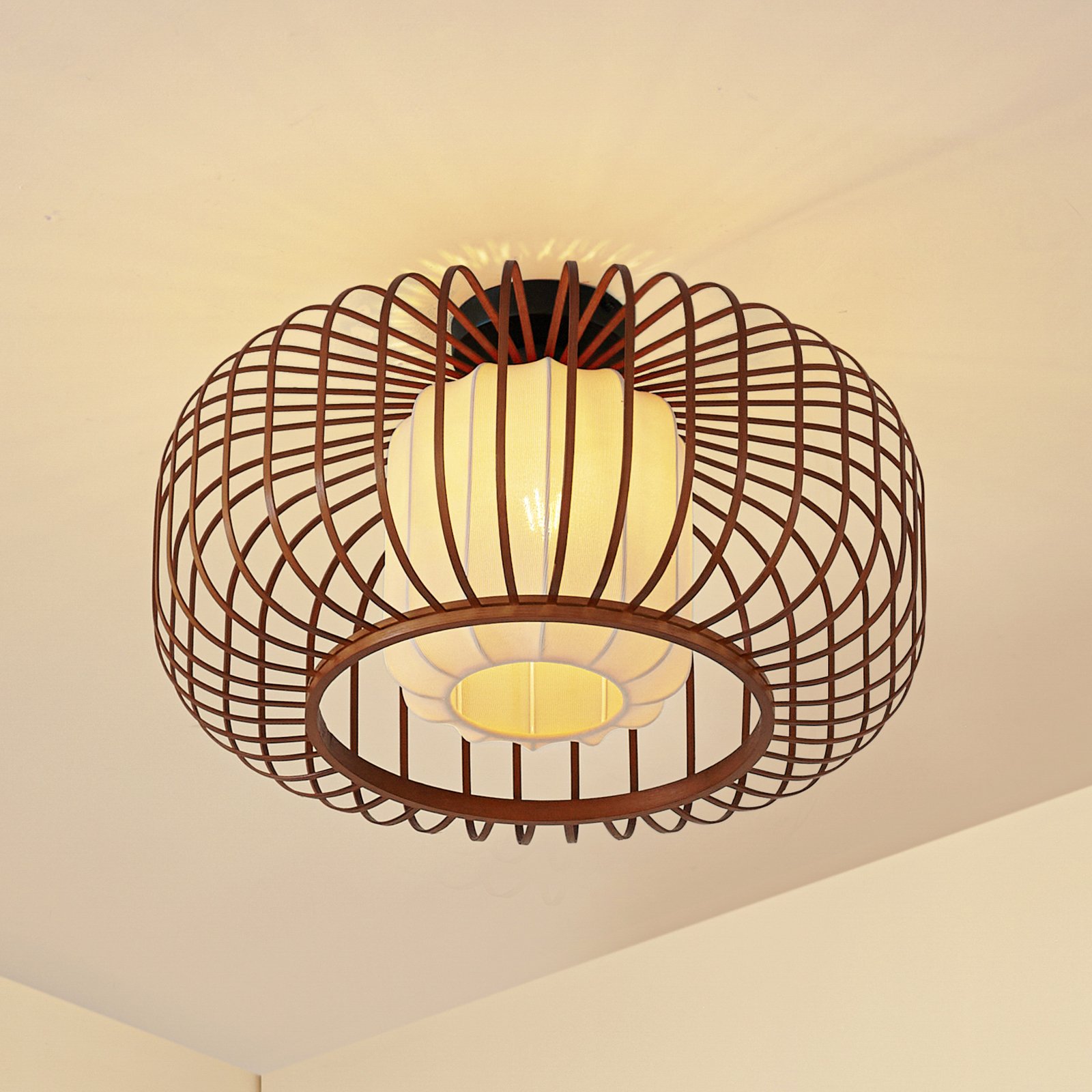 Lindby stropné svietidlo Davella, Ø 50 cm, bambus, textil