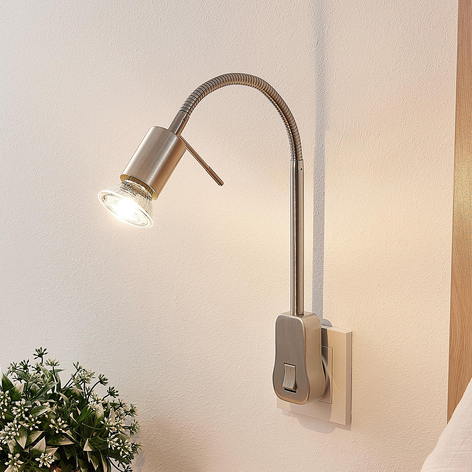 Lindby Ahoja stikkontaktlampe, fleksarm, bryter