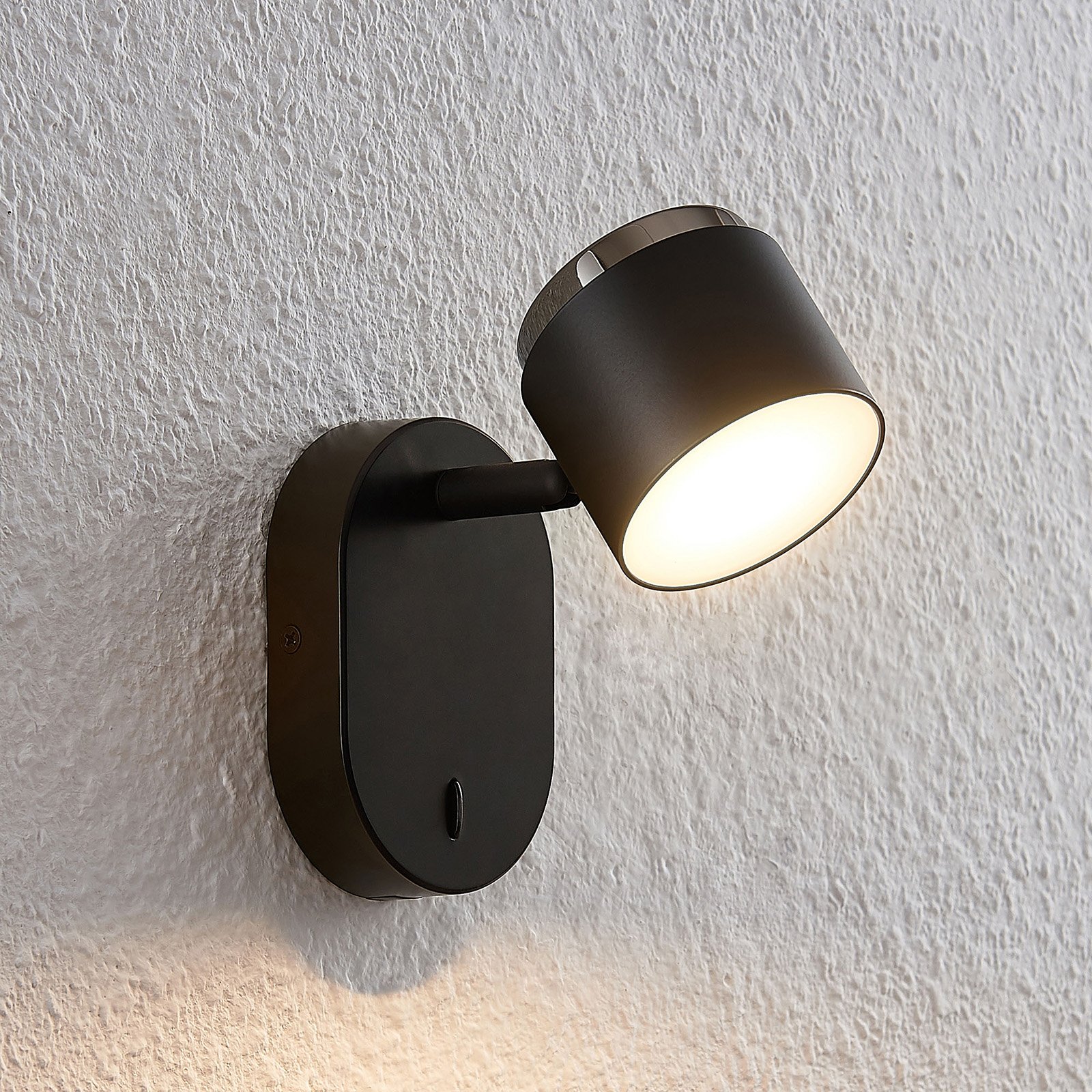 Lindby Marrie foco LED con interruptor, negro