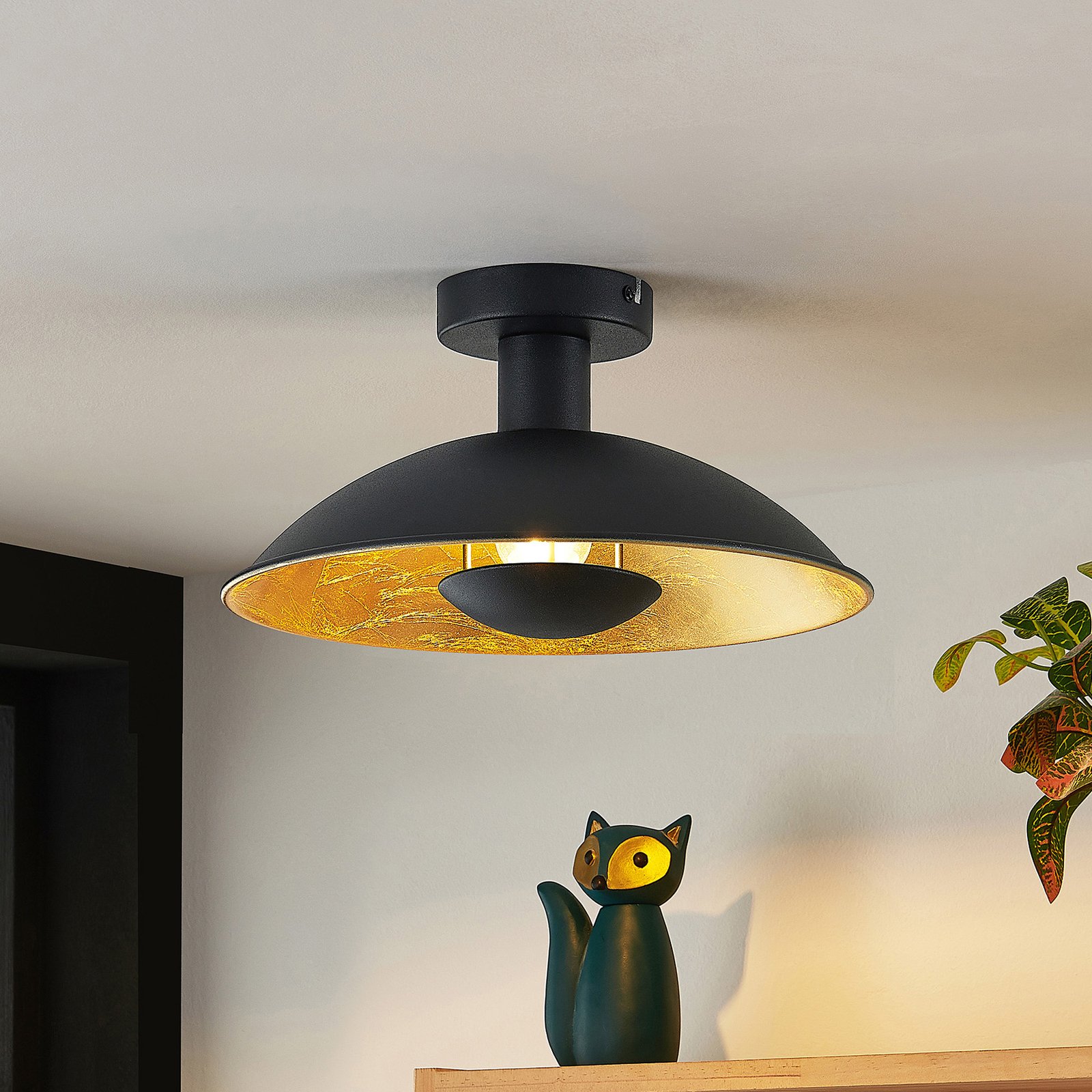 Lindby Narisara ceiling lamp, black and gold 30 cm