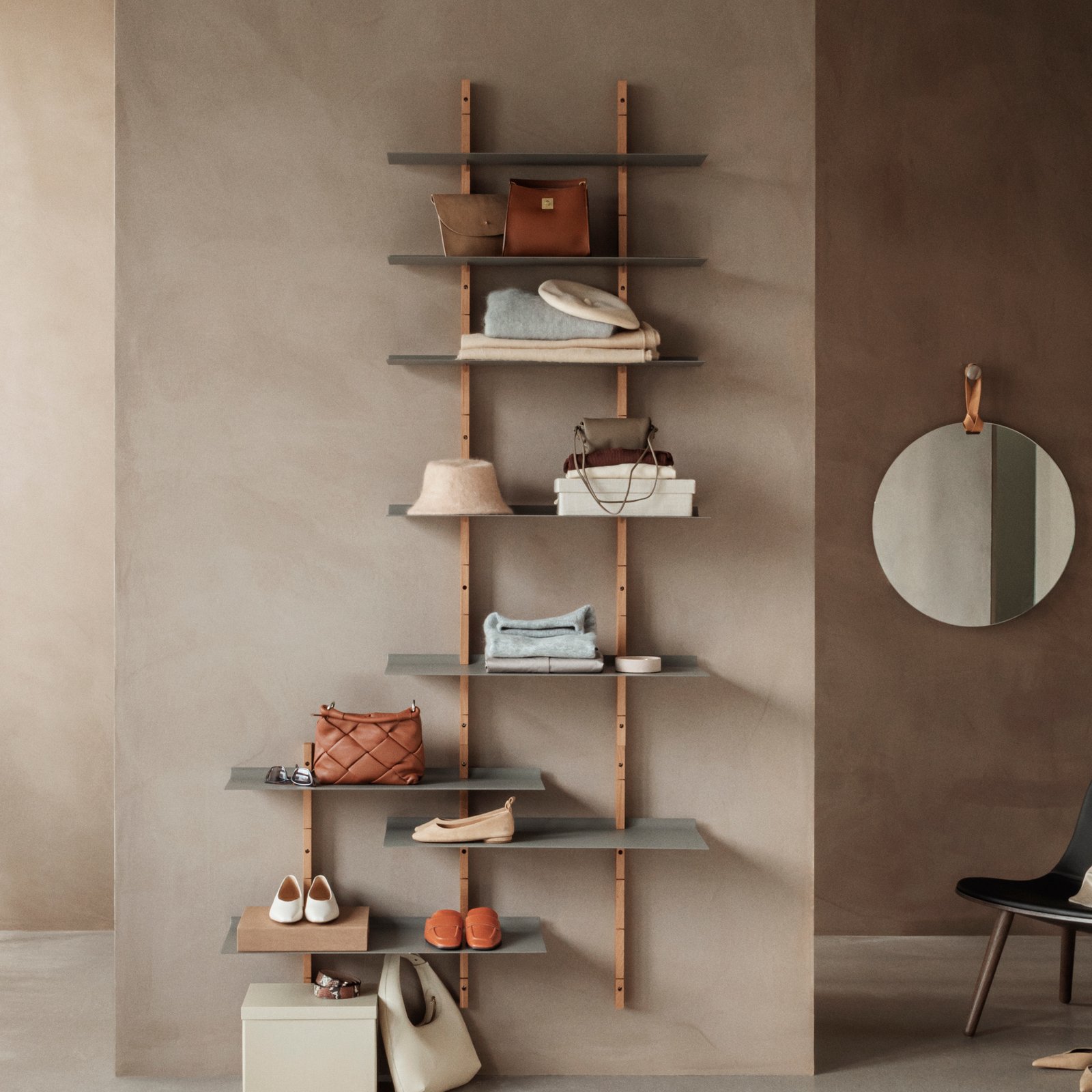 Smile Regal Big Grey - PLEASE WAIT to be SEATED