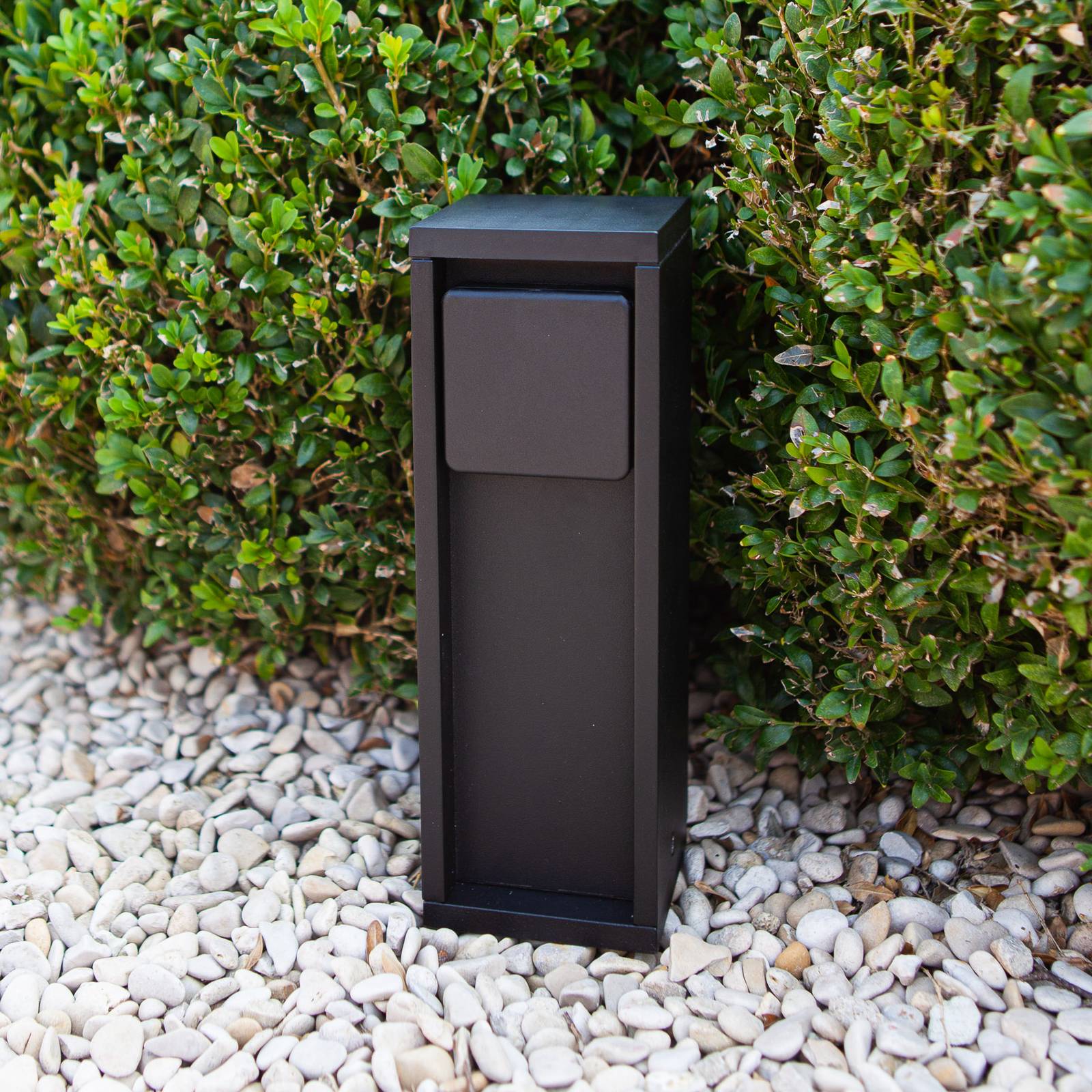 LUTEC Colonne de prises MAINS, noire, hauteur 24 cm, IP54, max. 3500 W