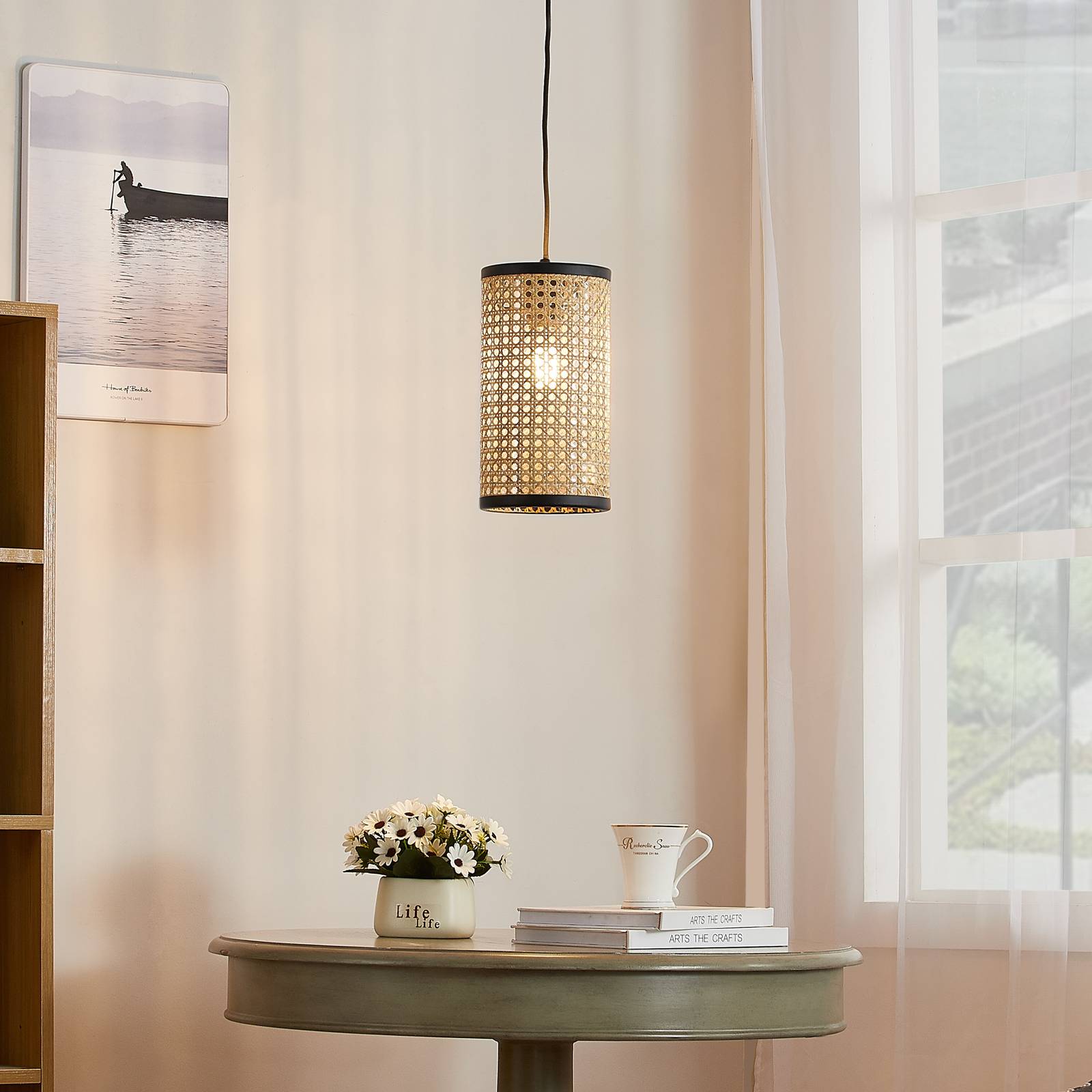 Lampa wisząca Lindby Yaelle, Ø 15 cm, rattan, czarna, E27