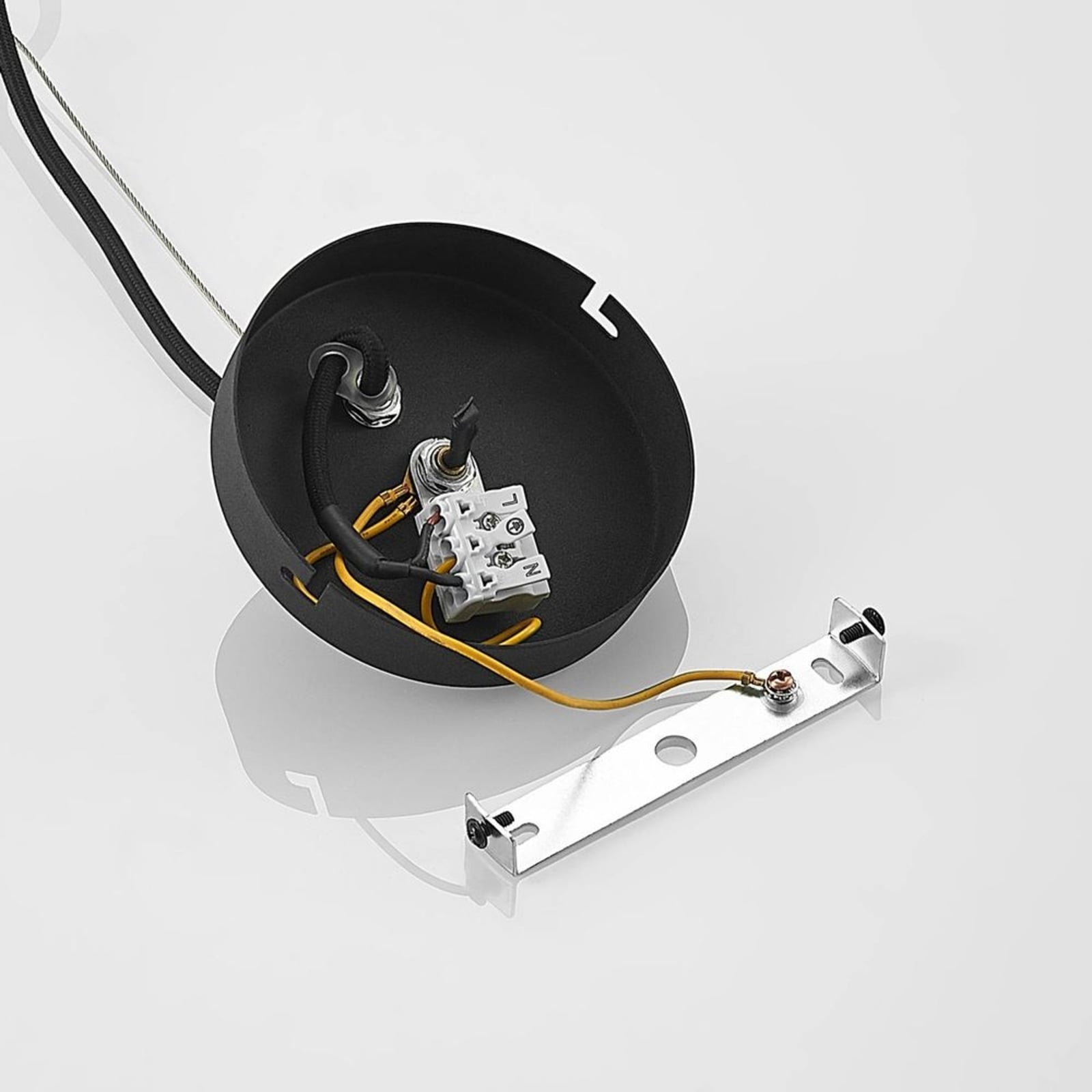 Lindby hanging light Narisara, Ø 80 cm, E27, black-gold Lindby hanging light Narisara, Ø 80 cm, E27, black-gold