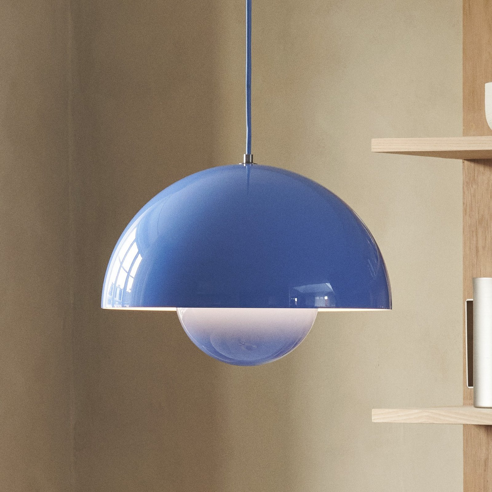 Závesné svietidlo Flowerpot VP7 svetlo modré - &Tradition