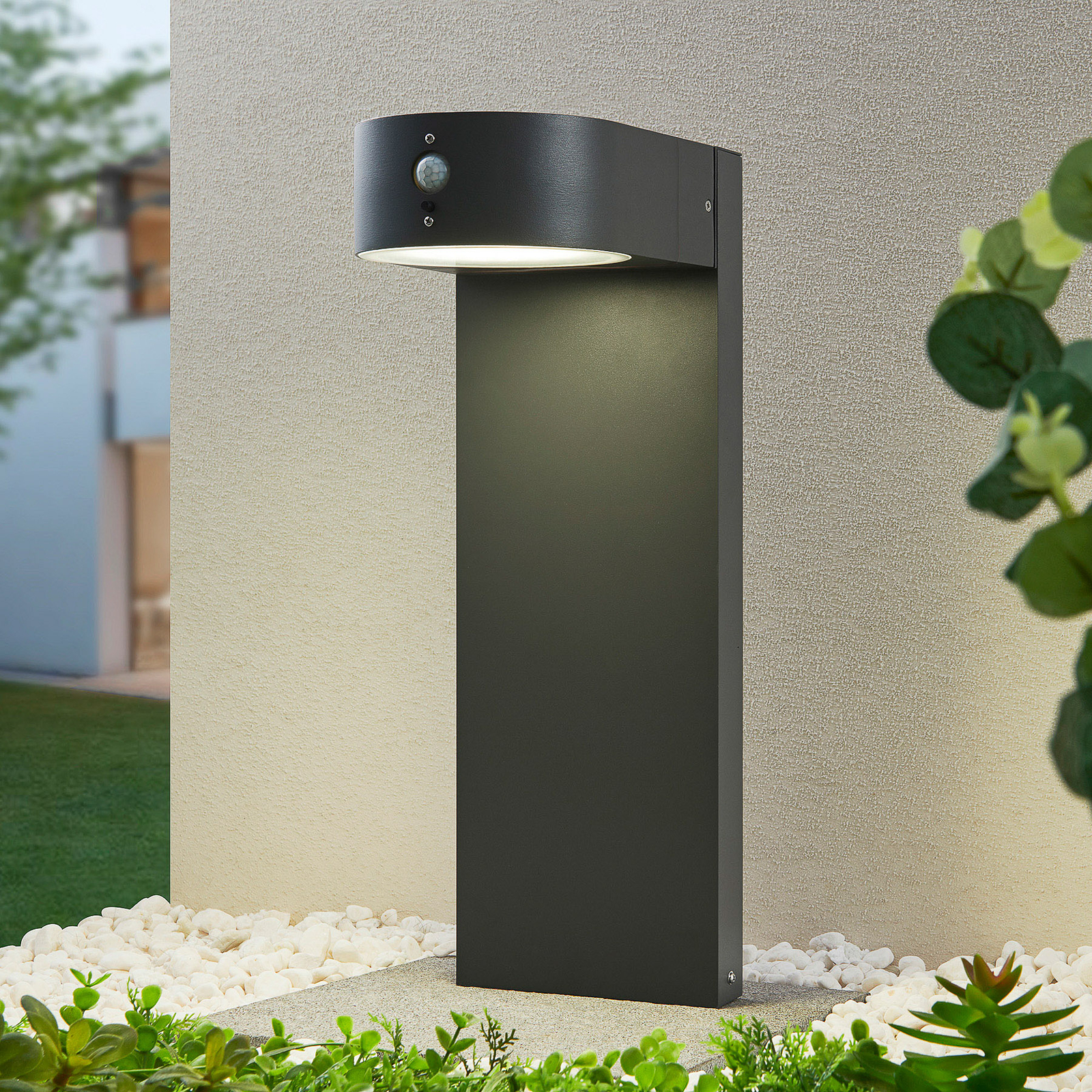 Lindby Jarik LED-sokkellampe solcelle sensor 50 cm