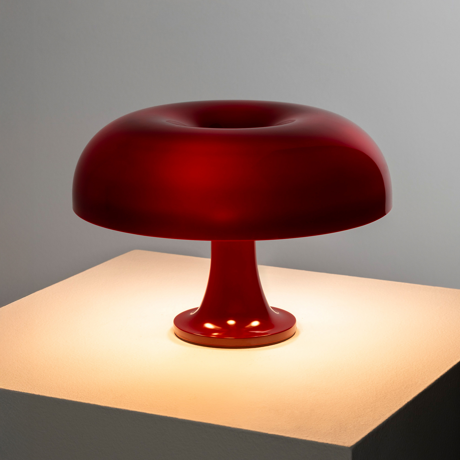 Nessino asztali lámpa, rubinvörös, magasság 22 cm, E14 – Artemide Nessino asztali lámpa, rubinvörös, magasság 22 cm, E14 – Artemide