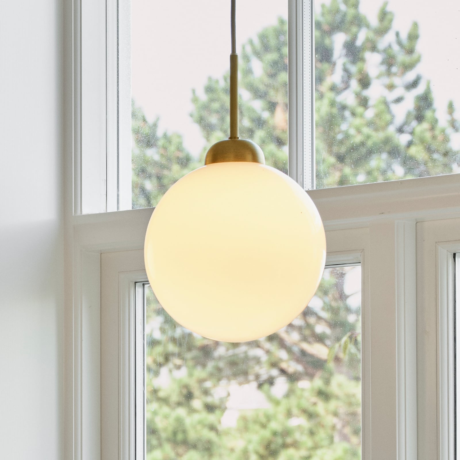 Nuura rippvalgustid Apiales 1 Large, Ø 20 cm, messing/opaalklaas