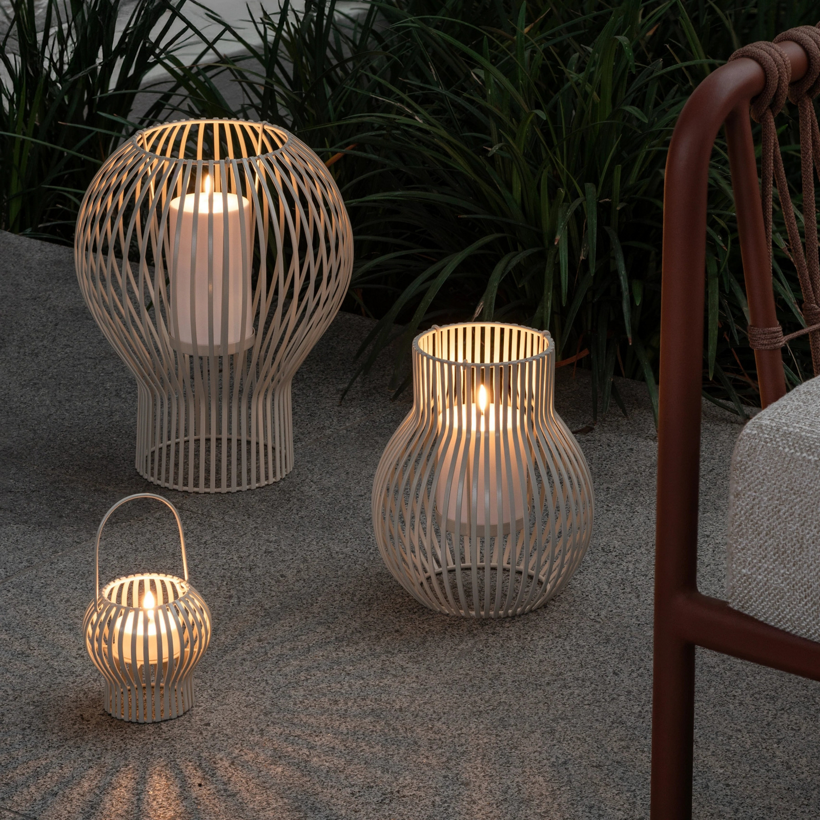 UPSIDE DOWN Lykta Large Outdoor, ljusgrå - Uyuni Lighting UPSIDE DOWN Lykta Large Outdoor, ljusgrå - Uyuni Lighting