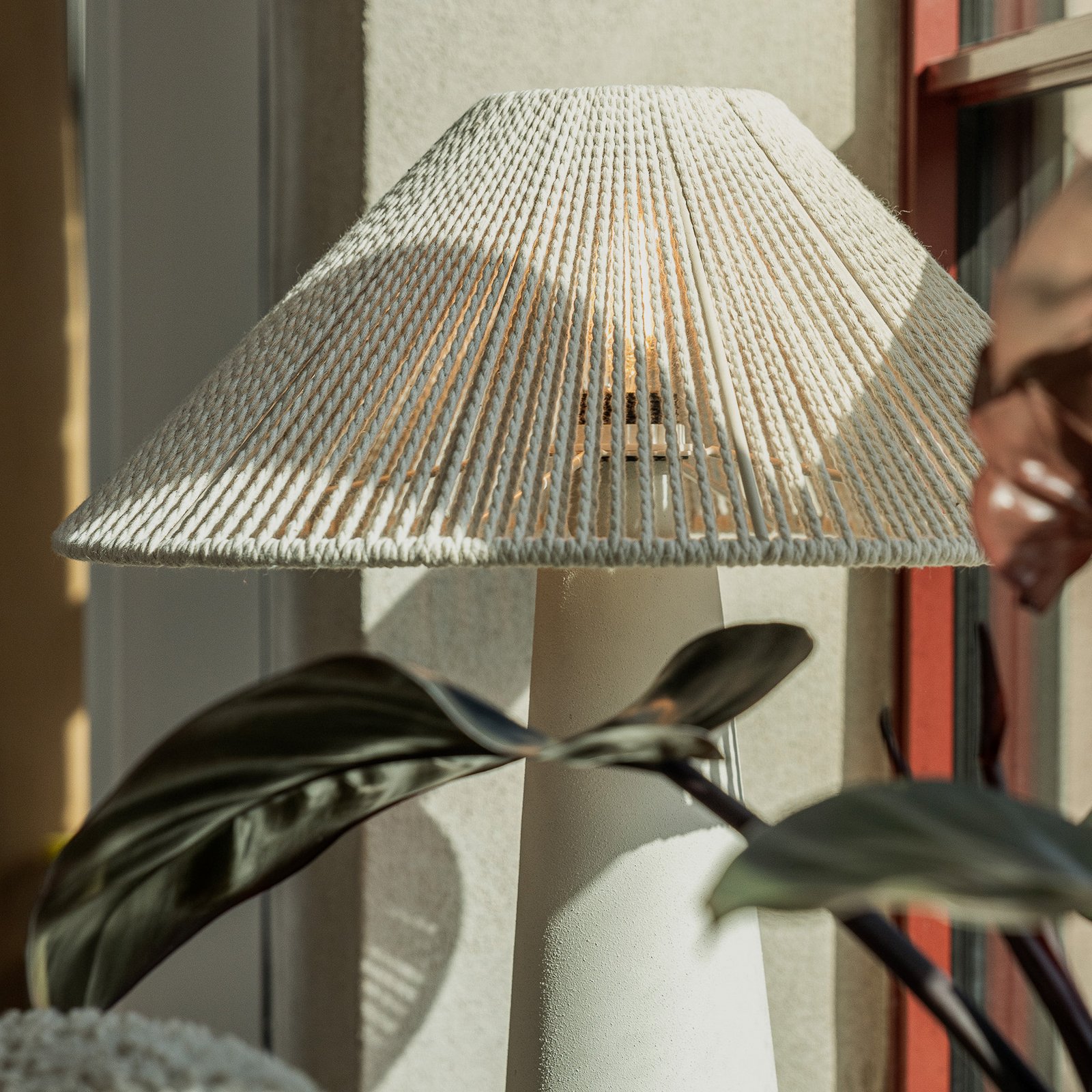 Stolna lampa Favoro, krem, visina 50 cm, keramika, tekstil