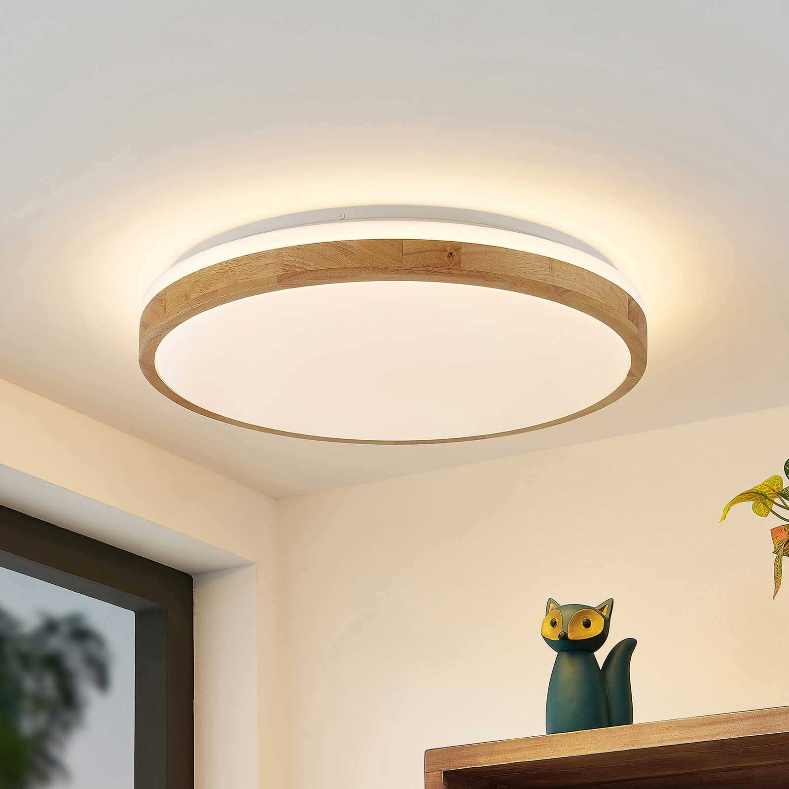 Lindby Emiva plafonnier LED bande lumineuse haut