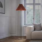 LE KLINT Stehleuchte LK 334, braun, Papier, Höhe 155 cm