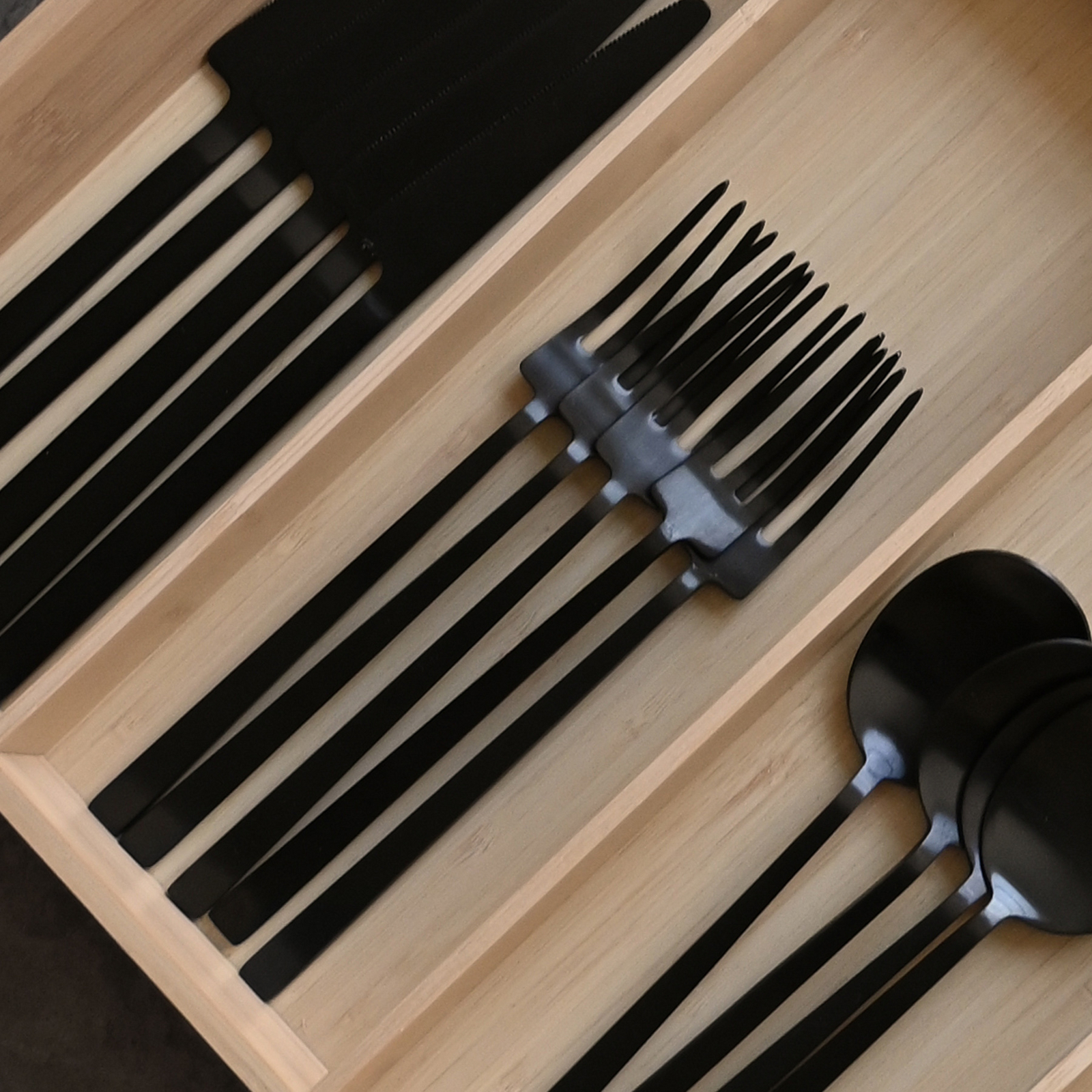 Widelec do deserów Kogei, zestaw 4 sztuki, czarny, 16 cm – 101 Copenhagen