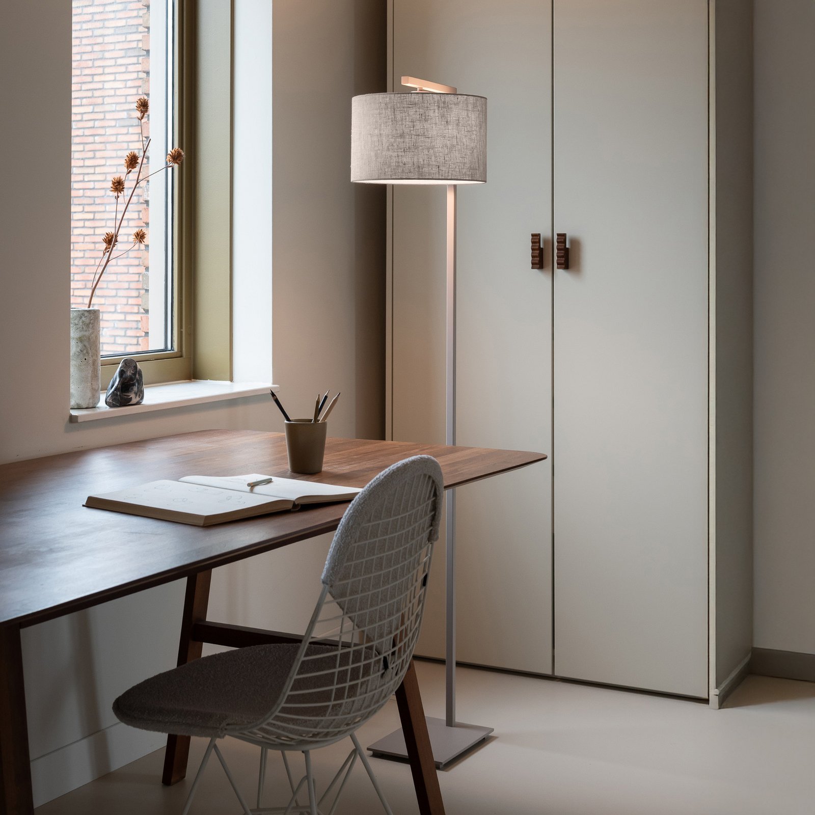 IT'S ABOUT ROMI Lampadaire Boston Ø32cm gris foncé/couleur sable