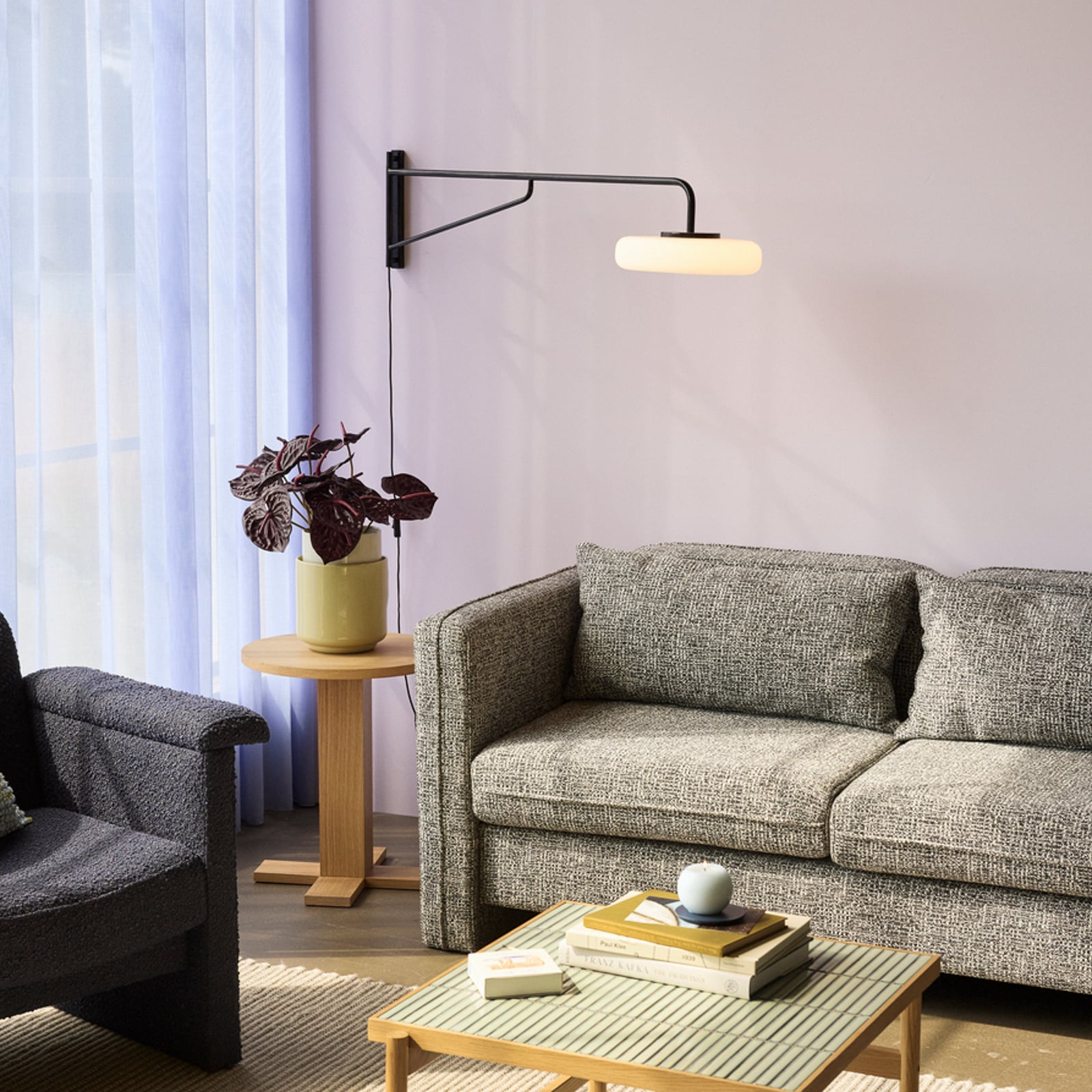 Sway LED-vägglampa, svart, utskjutning 120 cm – Hübsch